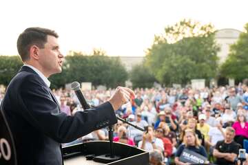 Texas Democrat wins Obama's support despite name blunder