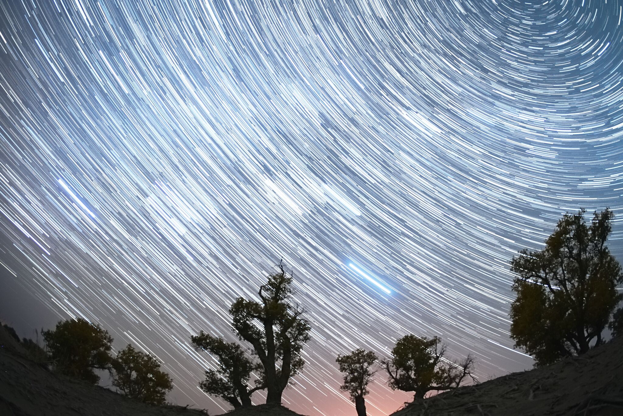 https://s.hdnux.com/photos/01/54/70/12/28541573/3/rawImage.jpg