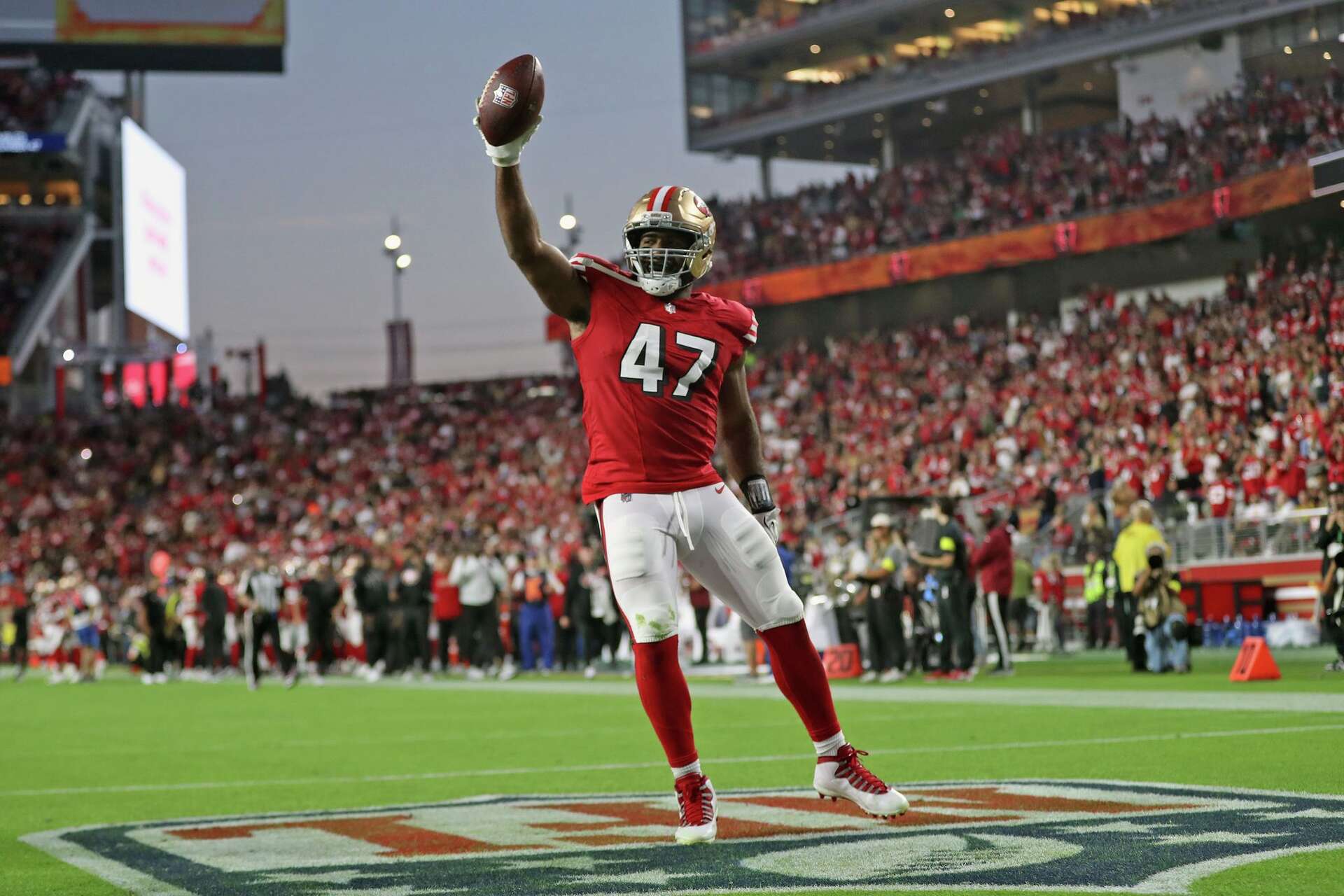 49ers' Bryce Huff goes from stellar to sidelined with hamstring injury