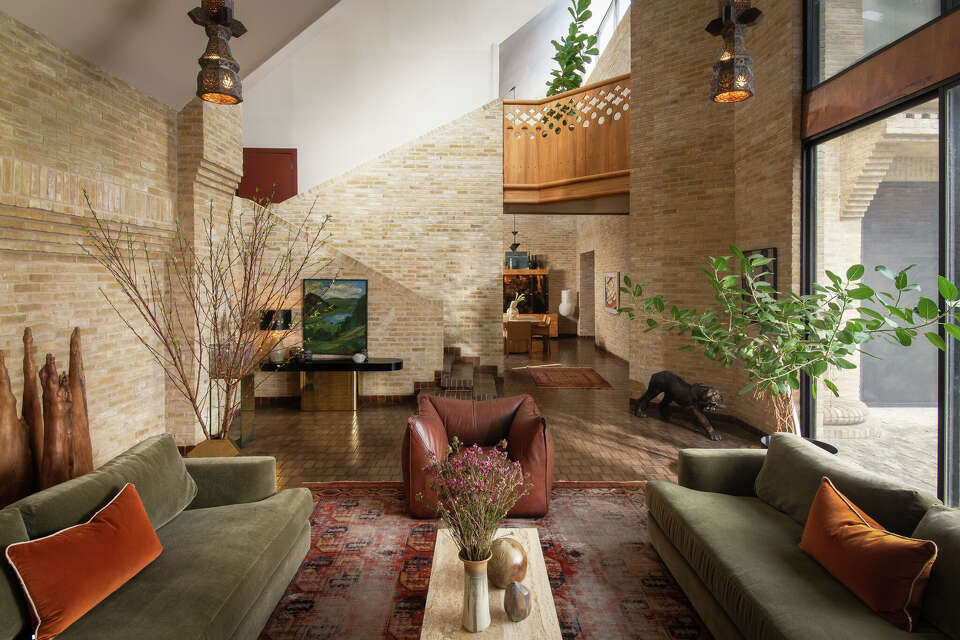 Joel Mozersky revives a San Antonio midcentury home