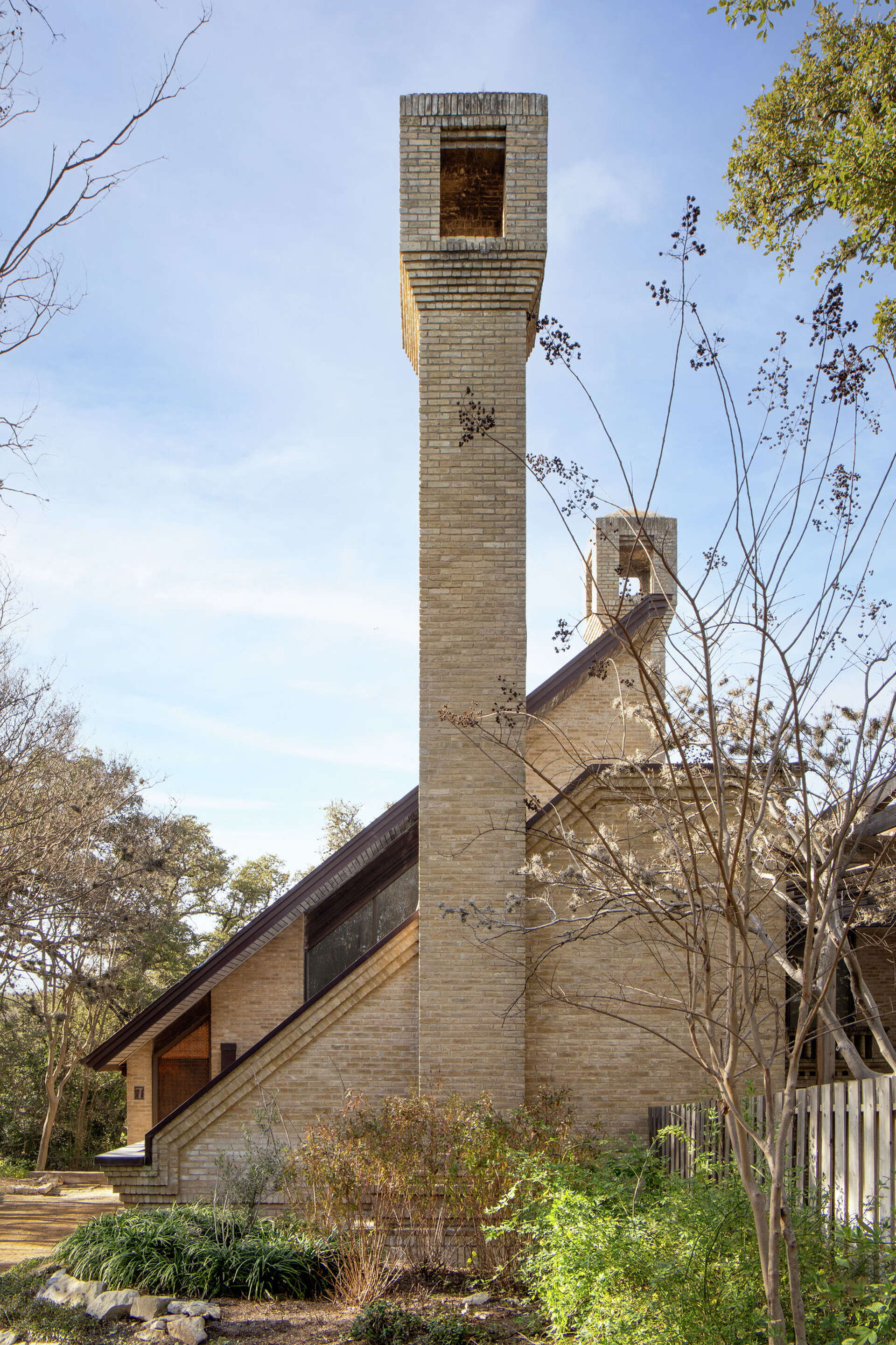 Oak Beldon Joel Mozersky revives a San Antonio midcentury home