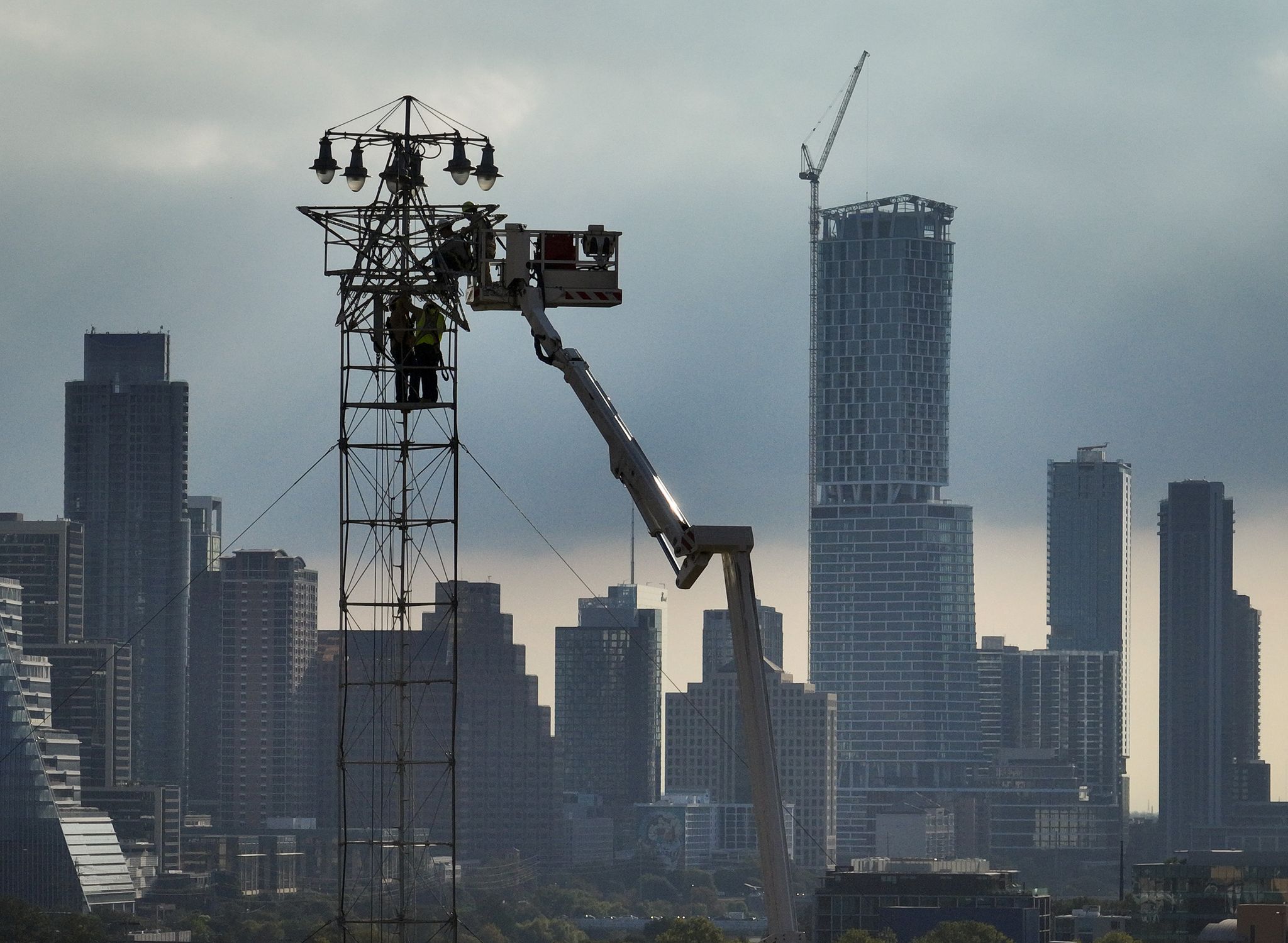 Austin Energy workers improperly collected $12,000 in overtime, audit finds