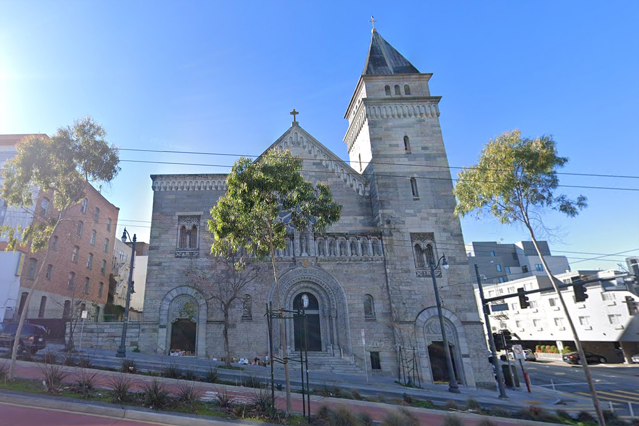 San Francisco's Academy of Art begins major property sell-off