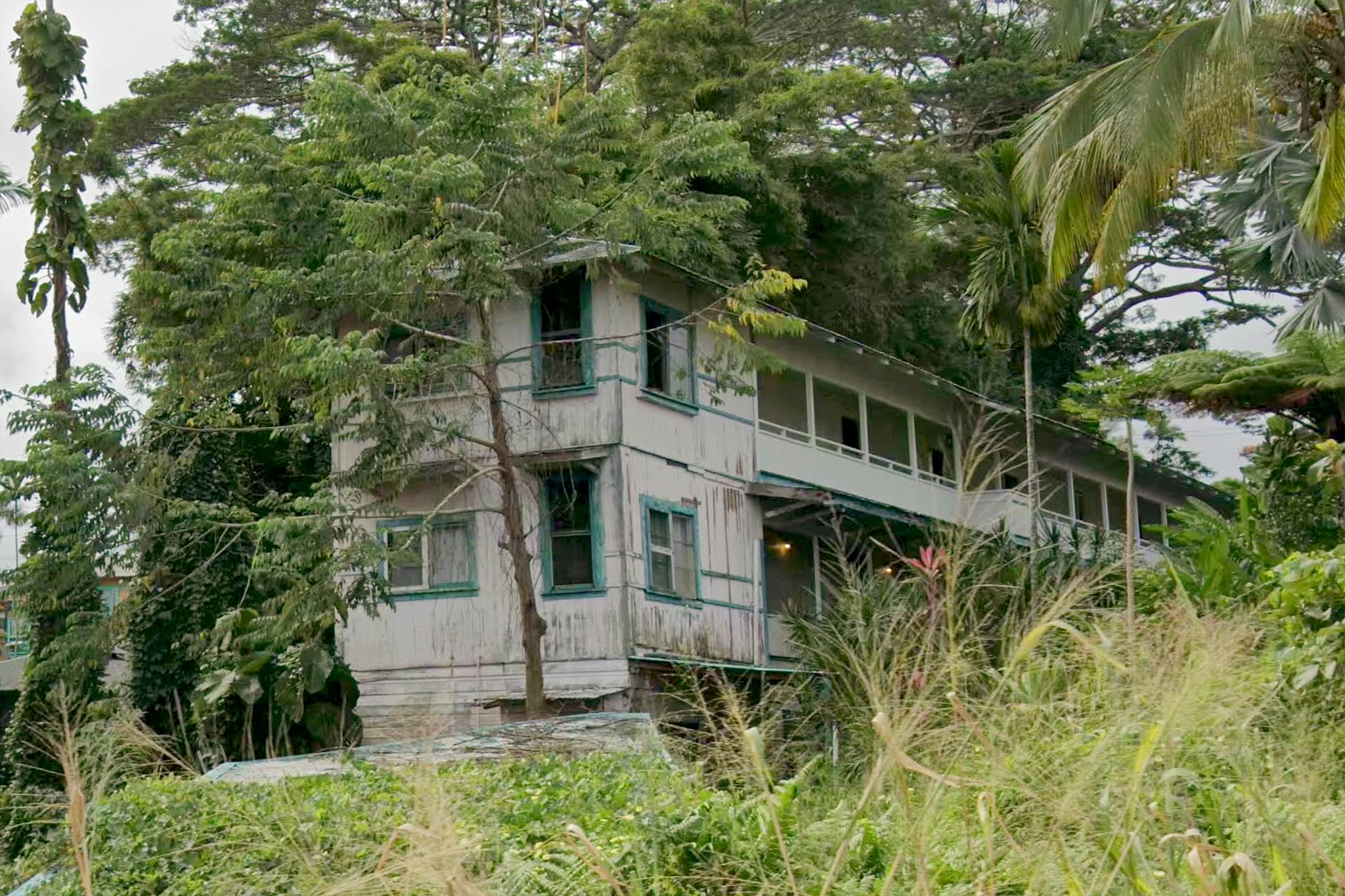 'Total devastation': Deadly fire kills 1, destroys historic Hawaii hotel