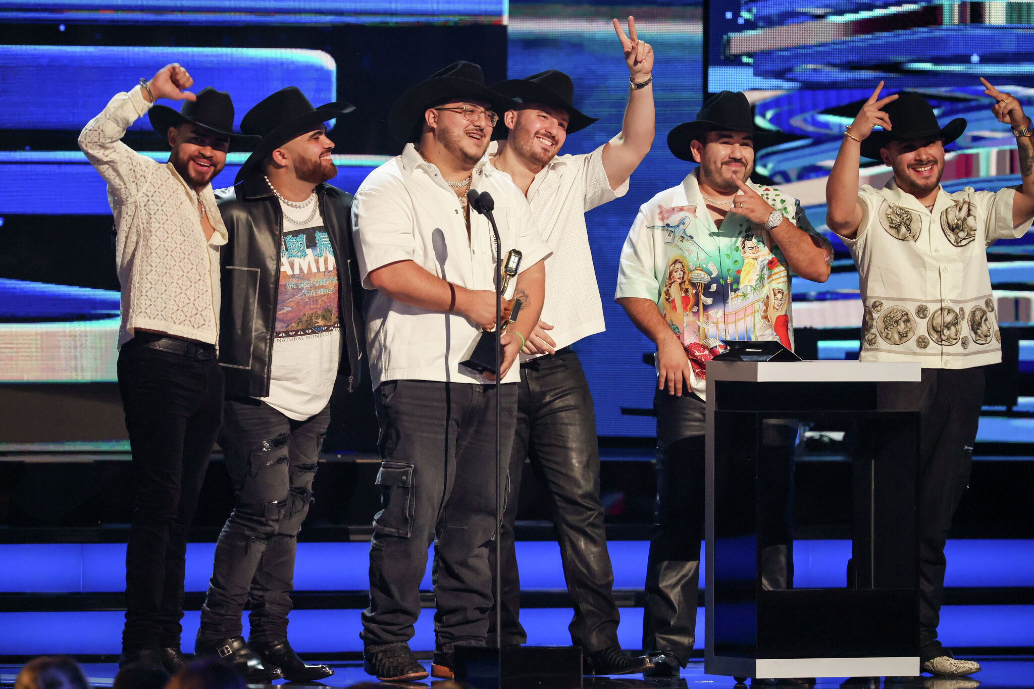 Grupo Frontera startet mit einem Auftritt in der Grand Ole Opry in ihre ...