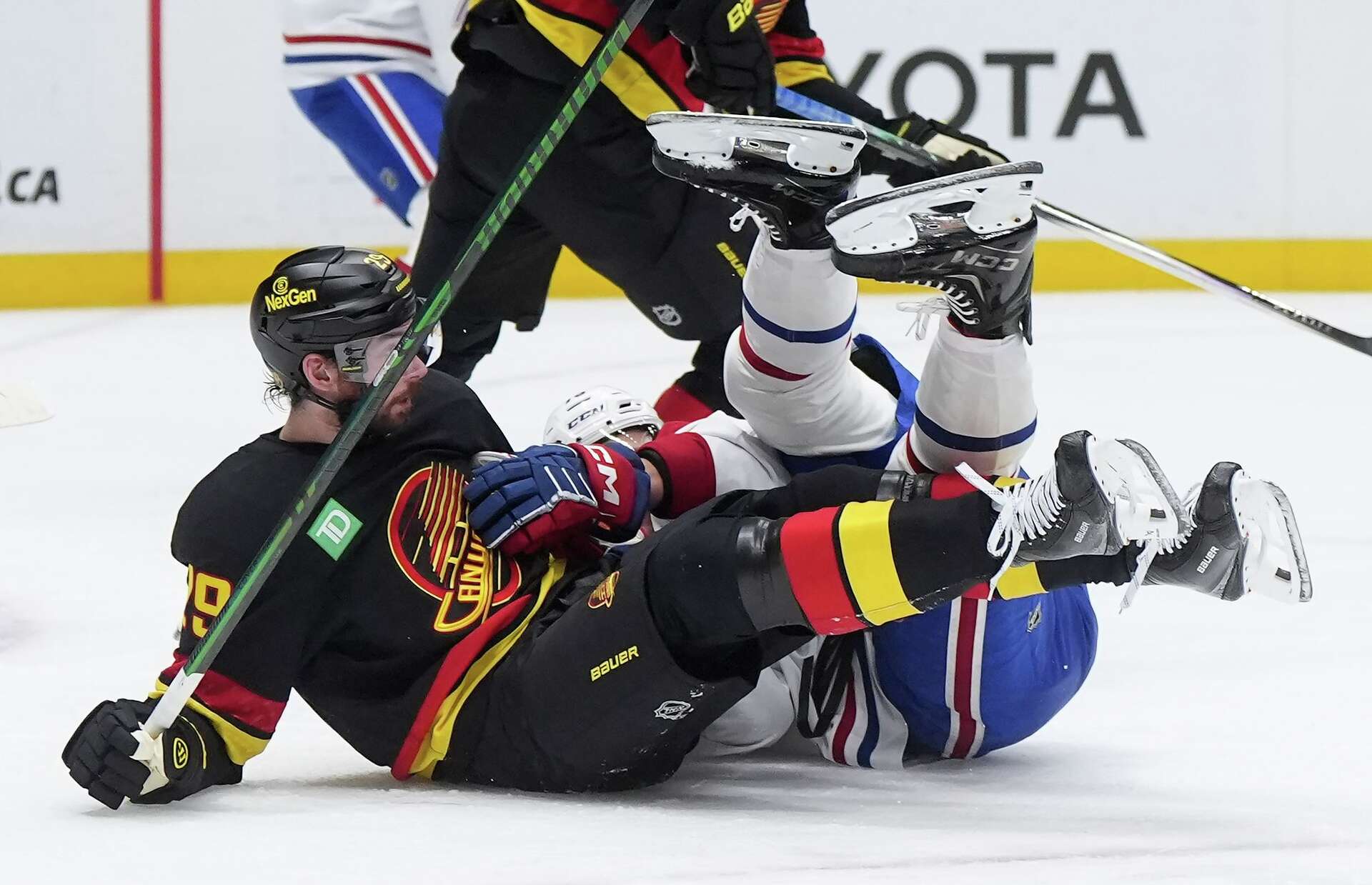 Demidov has goal and 2 assists, Canadiens rally to beat Canucks 4-3