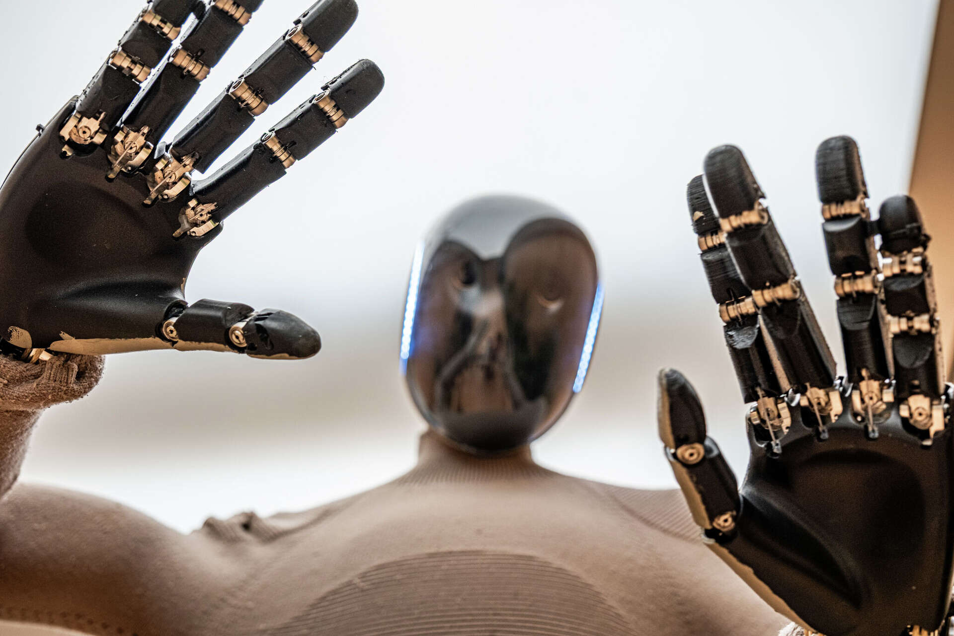 1X NEO home robot opens preorders, aims to transform homes