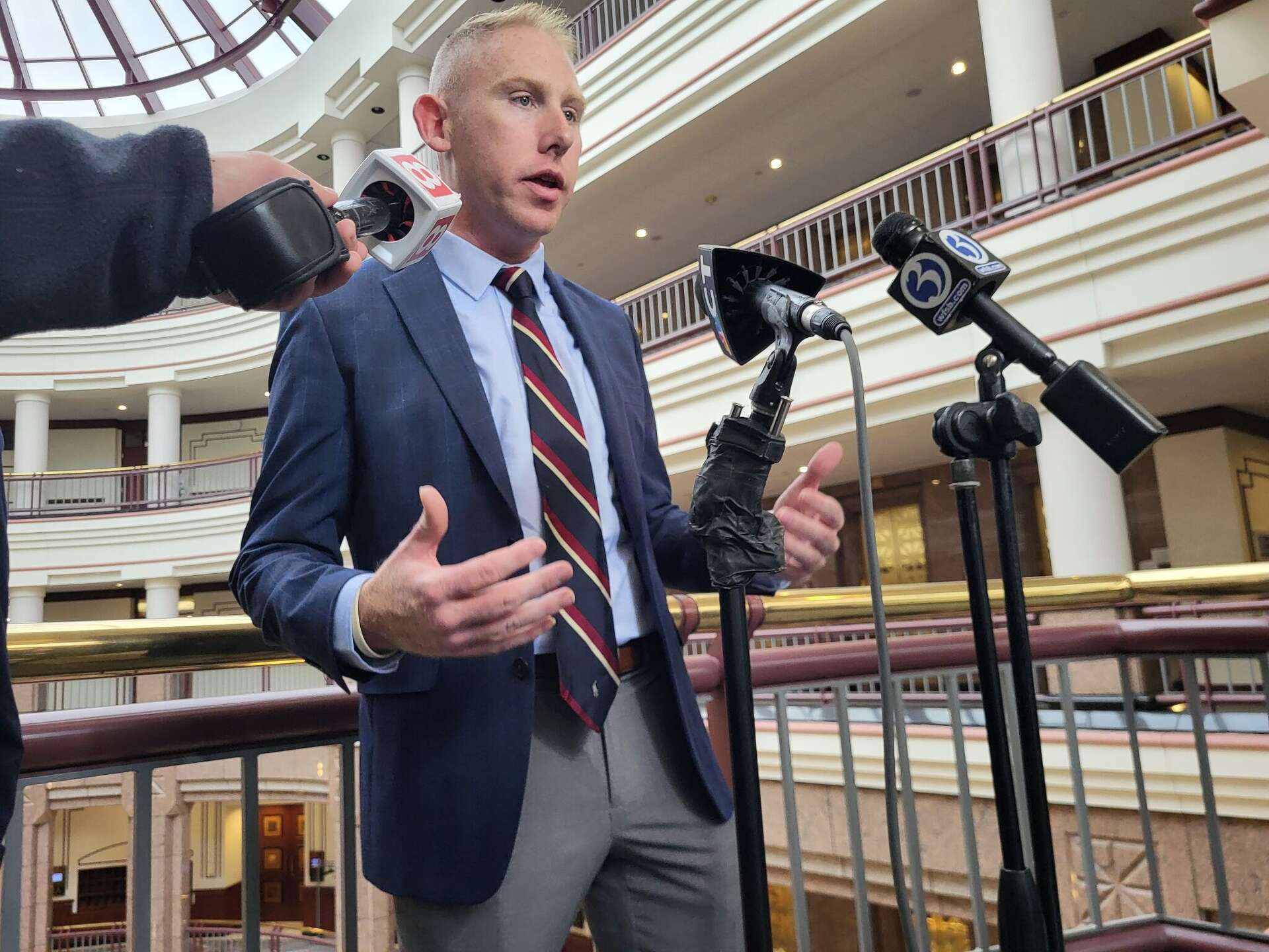 CT Democrats set to adopt housing bill, $500M contingency fund