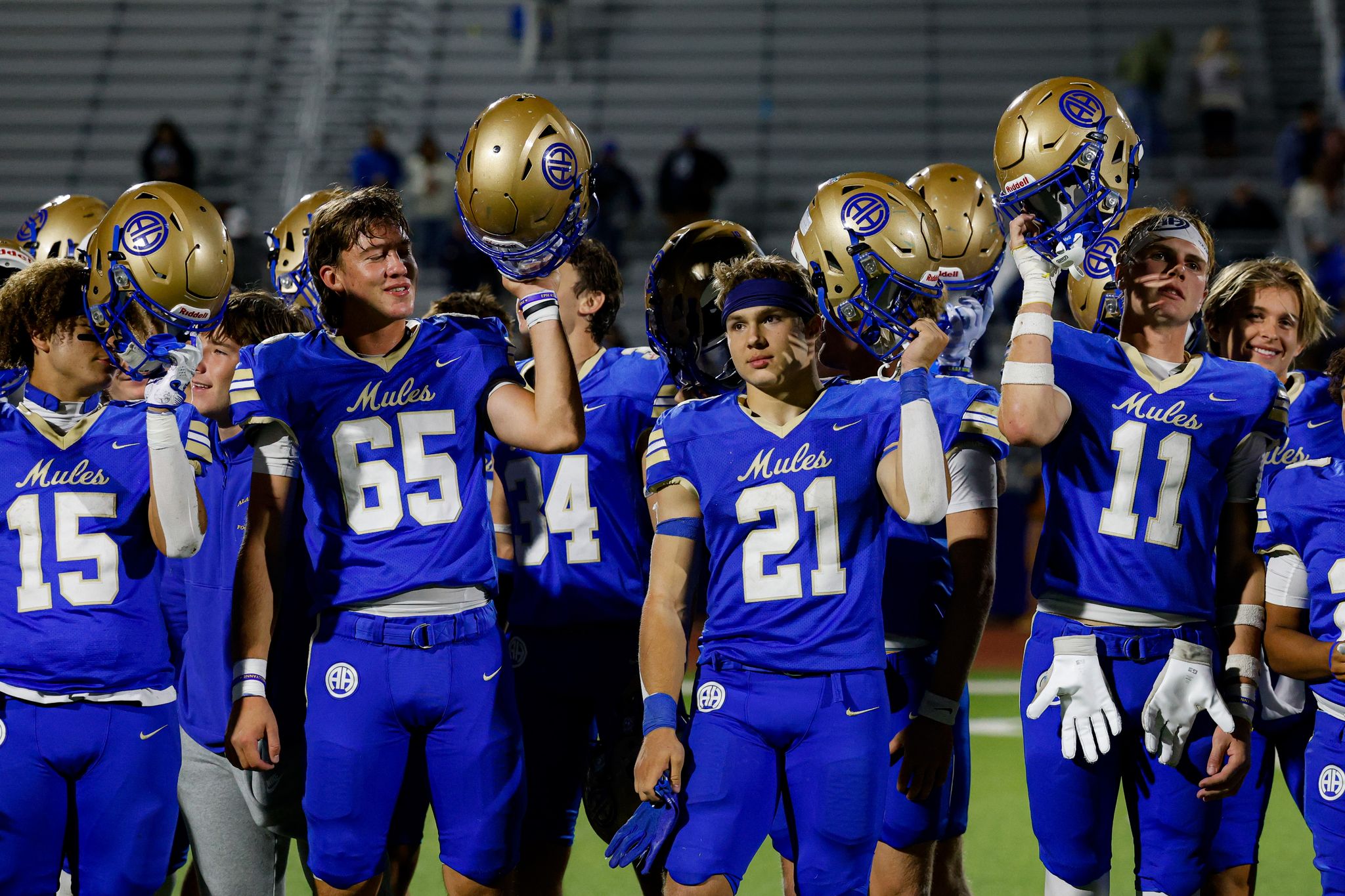 アメリカンフットボール高校日本代表　ロンT Alamo Heights' DK Garza shines in senior night win over Kerrville Tivy