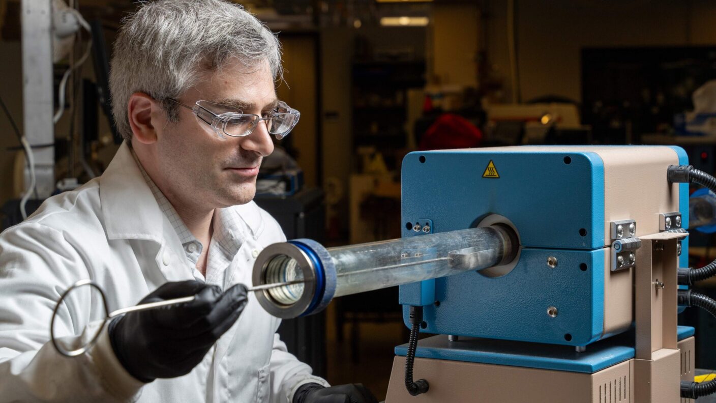 Here's what Texas A&M metallic gel discovery means for future of batteries