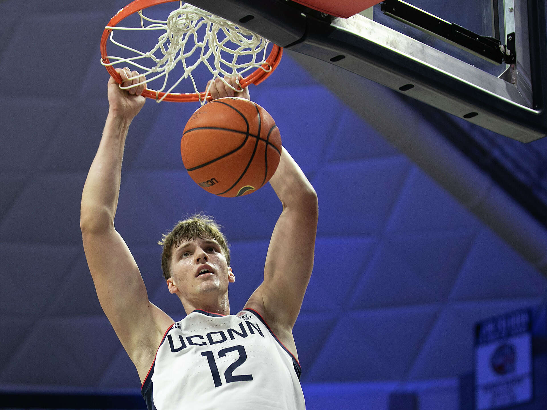 UConn's Eric Reibe starts first game with mixed results
