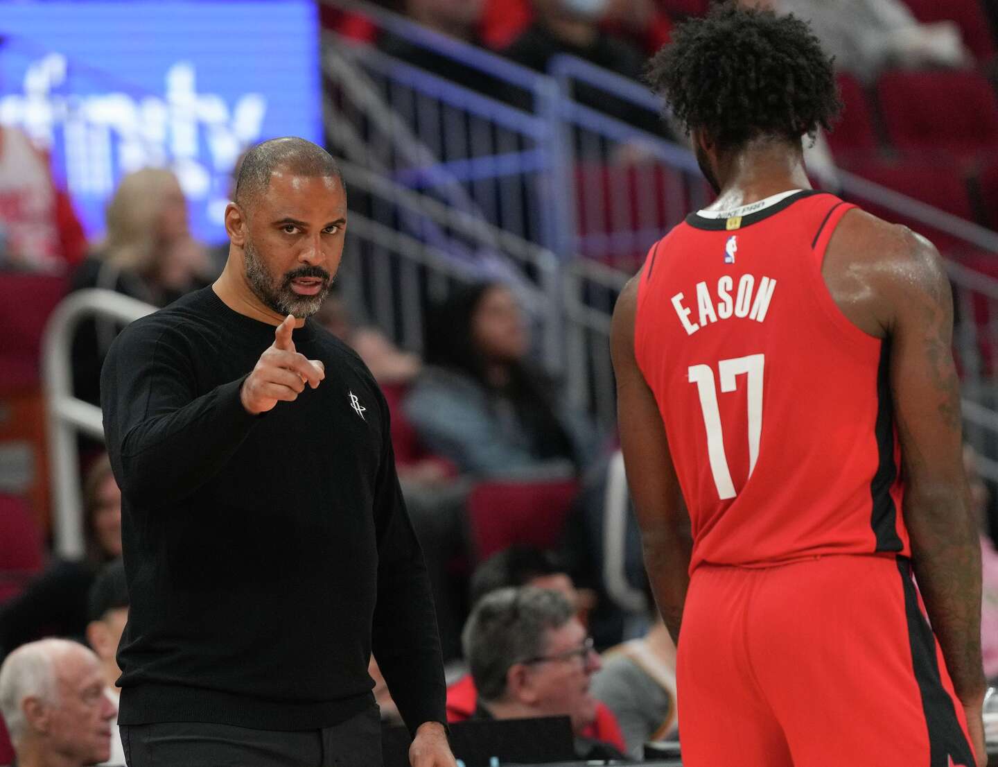 Houston Rockets top Dallas Mavericks to win fourth straight game