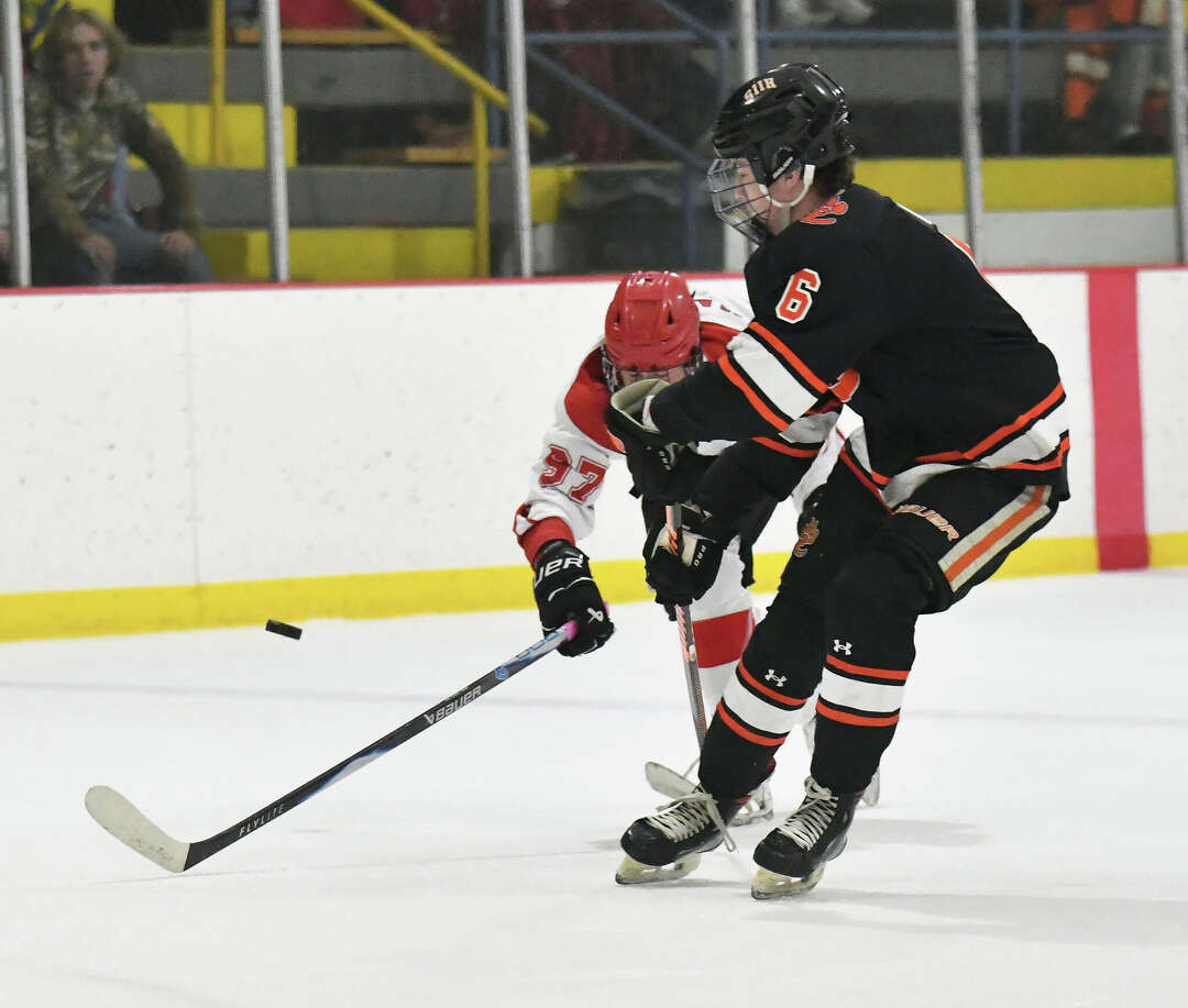 Jackson Ruf Edwardsville ice hockey preview for the upcoming 2025-26 season
