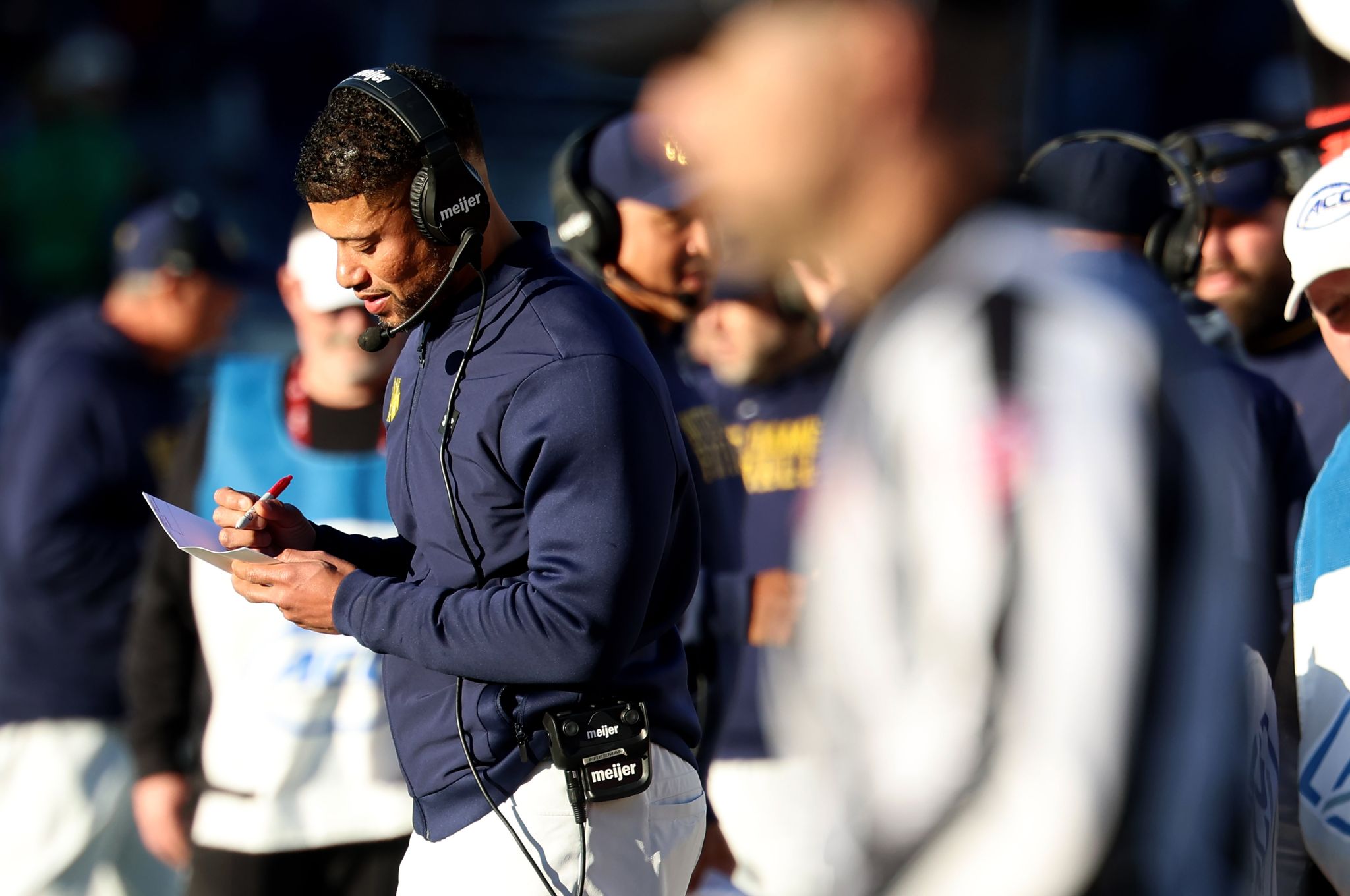 No. 10 Notre Dame looking for a solution to give its kicking woes the ...