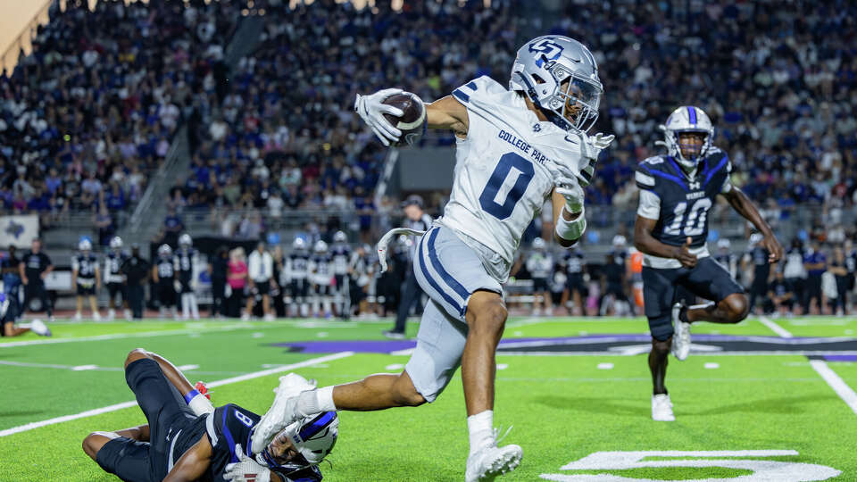 Kaylen Stephens (0) and College Park need a win over New Caney on Friday to secure the first undefeated regular season in program history.