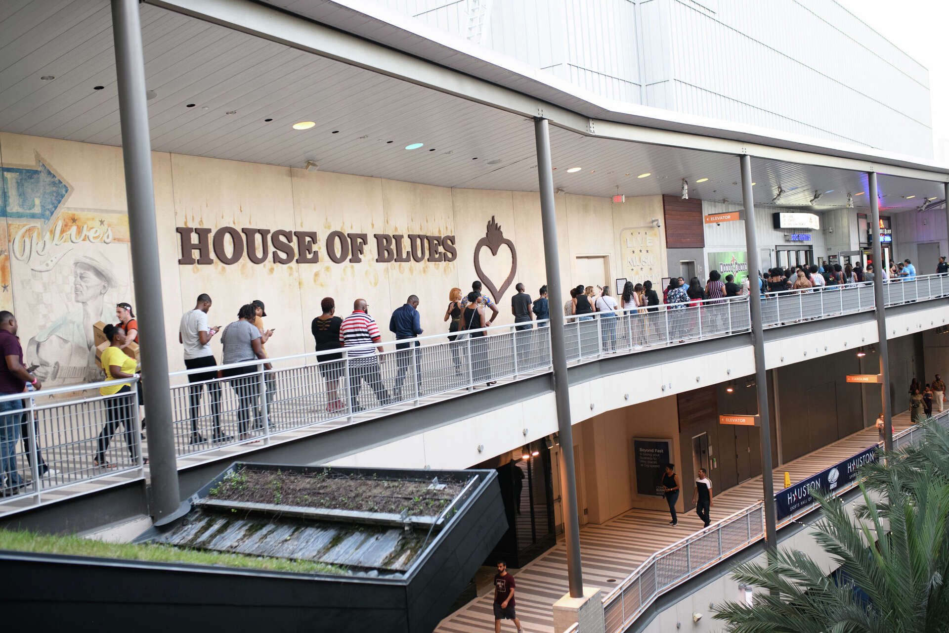 house of blues dress code houston in says it will host Right Side of Comedy Yellow And Navy Blue styleattribute-a-line Venue Color:Citronelle
