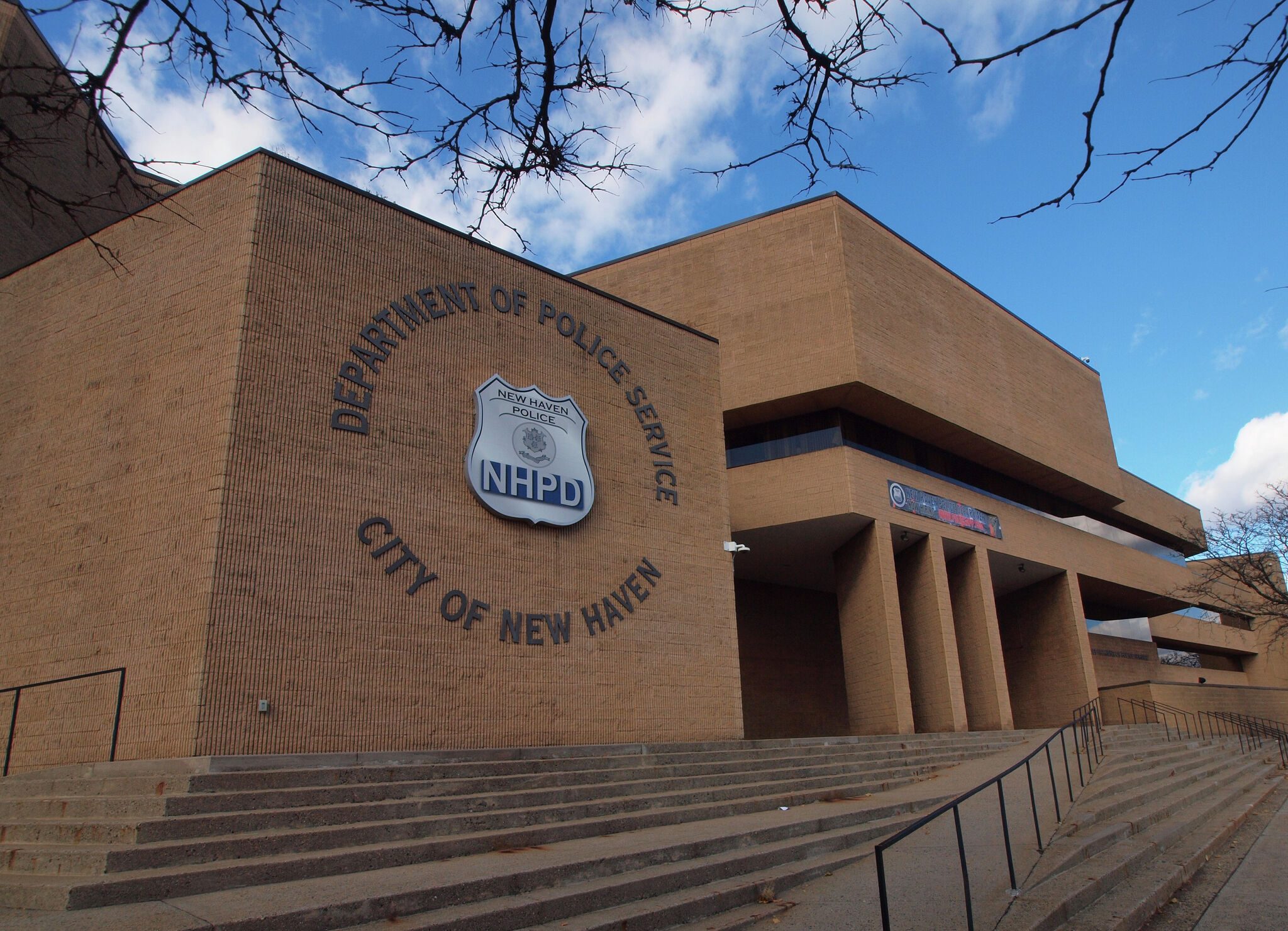 College interns waited in police car while New Haven detective visited woman at hotel, complaint says