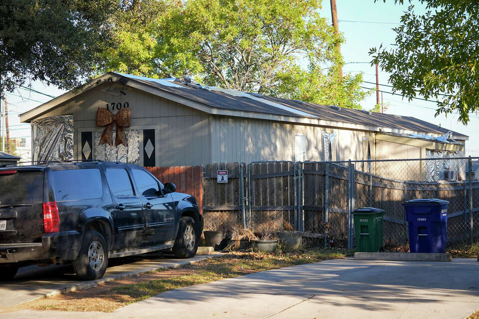 5 arrested over Austin woman chained up, tortured for months