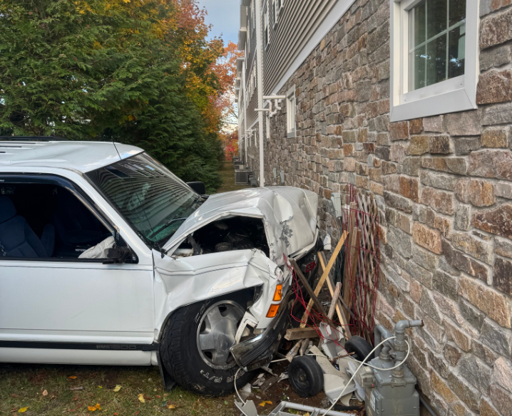 Car in Milford crashes into building on Gulf Street, officials say