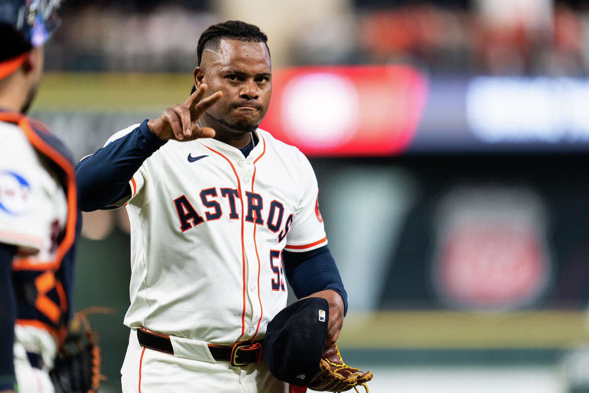 HOUSTON, TEXAS - SEPTEMBER 02: Framber Valdez #59 of the Houston Astros waves at the crowd after the third inning against the New York Yankees at Daikin Park on September 02, 2025 in Houston, Texas. (Photo by Houston Astros/Getty Images)