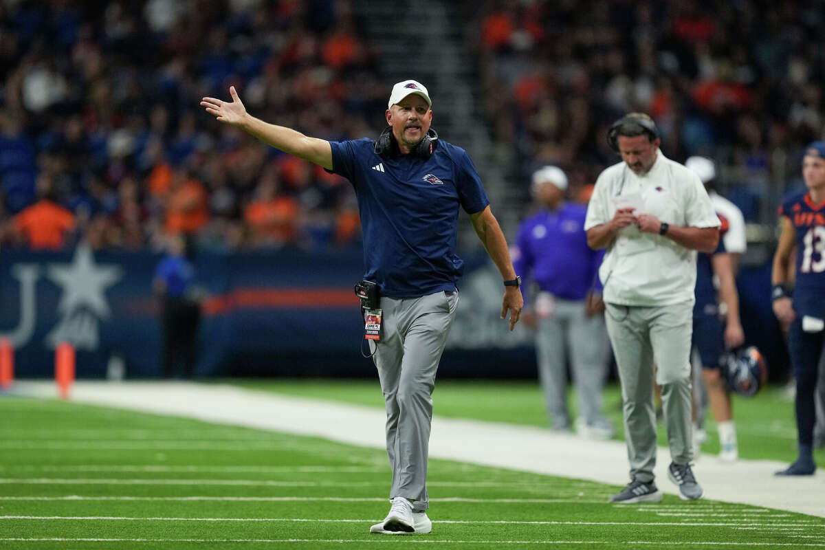 UTSA Roadrunners head coach Jeff Traylor is starting to ruffle a lot of feathers across the college football landscape. 