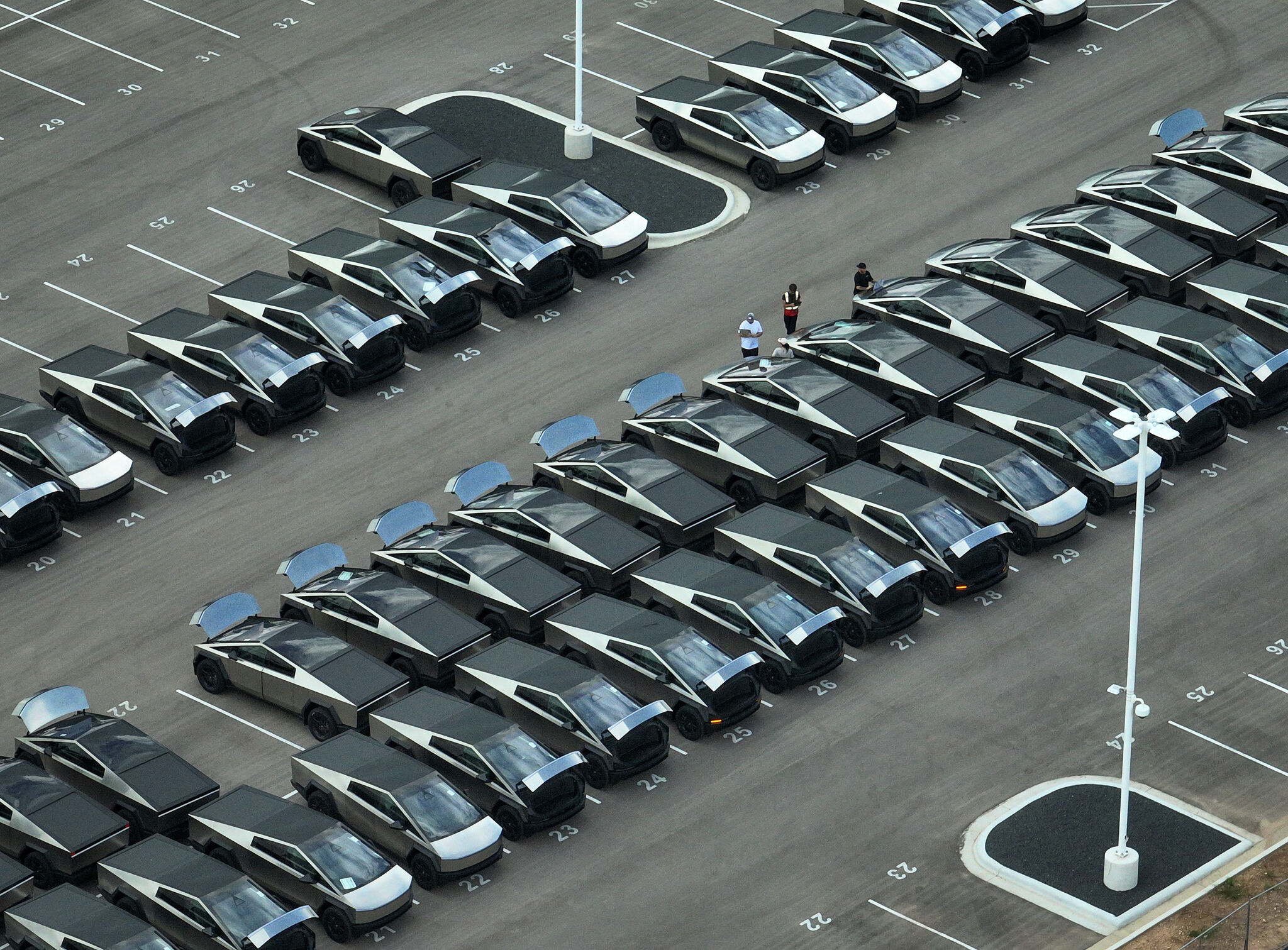 Tesla loses another exec: Cybertruck chief is leaving the Musk-led EV maker