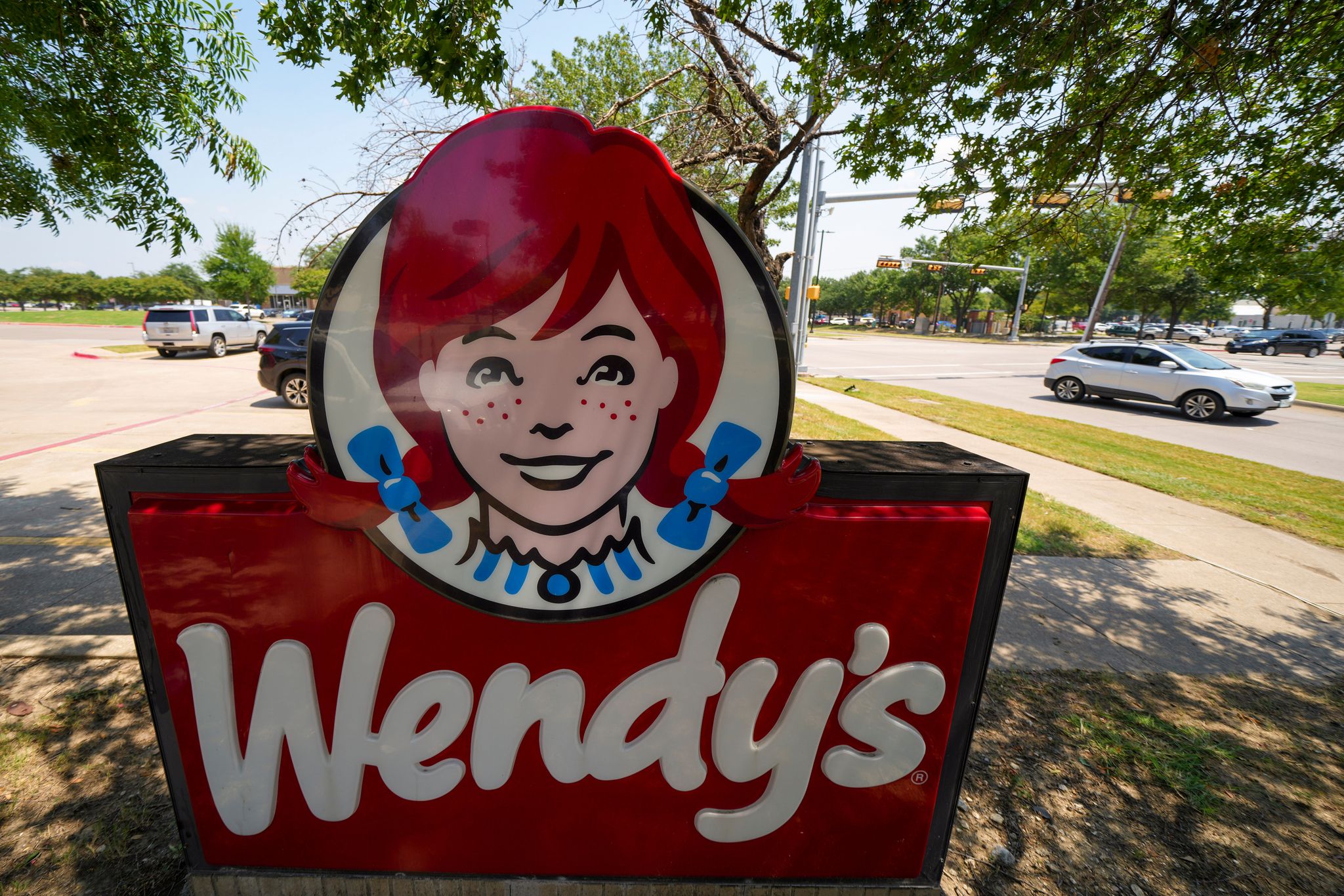 Spectacular Wendy's To Close Hundreds Of Us Stores Next Year Scene for Mobile Spectacular Wendy's To Close Hundreds Of Us Stores Next Year Scene for Mobile