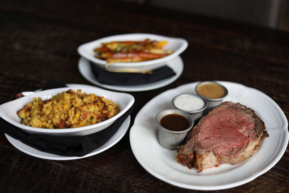 Austin restaurants serving Thanksgiving dinner in 2025