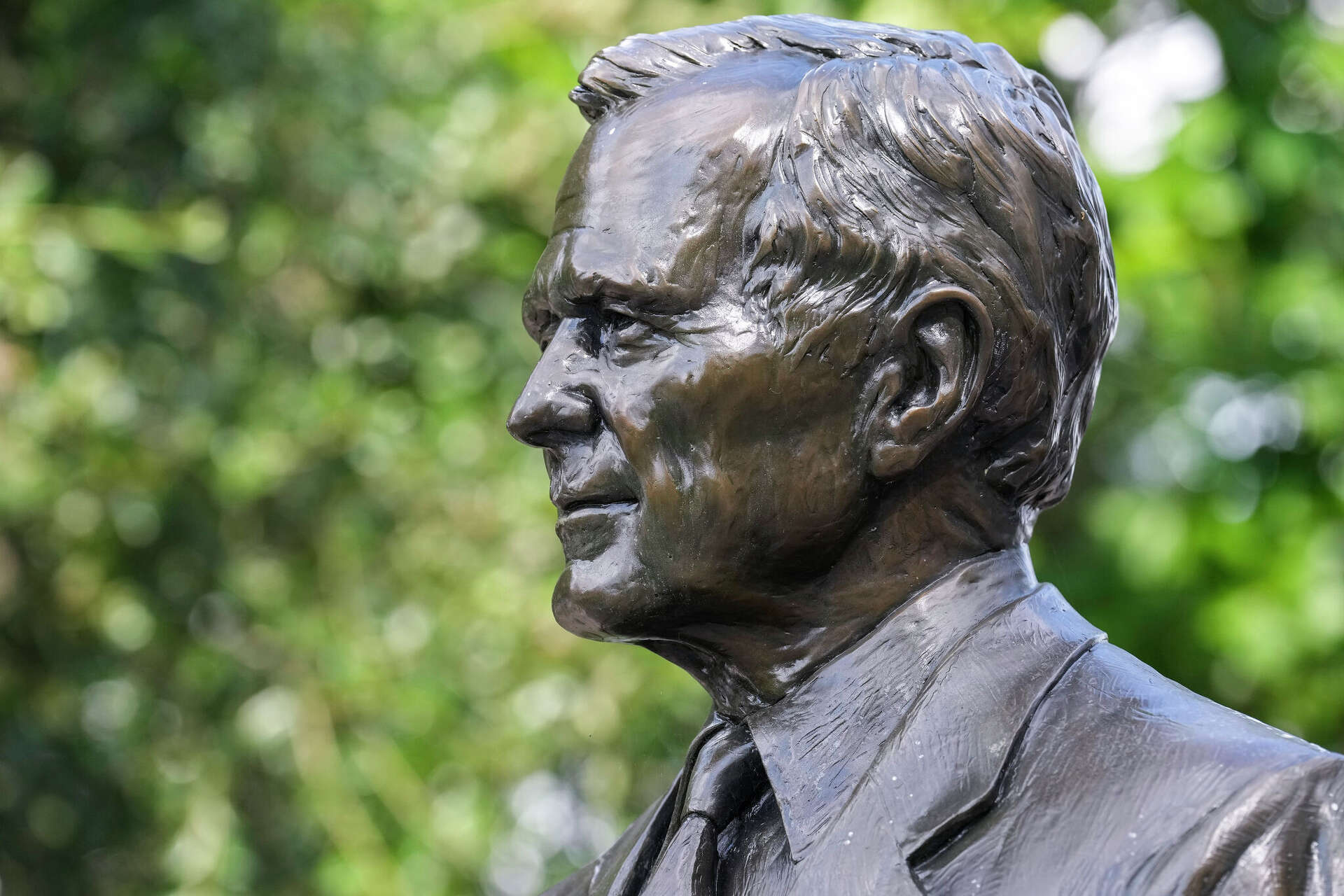 Rafferty (opinion): Should Greenwich have a George HW Bush statue?