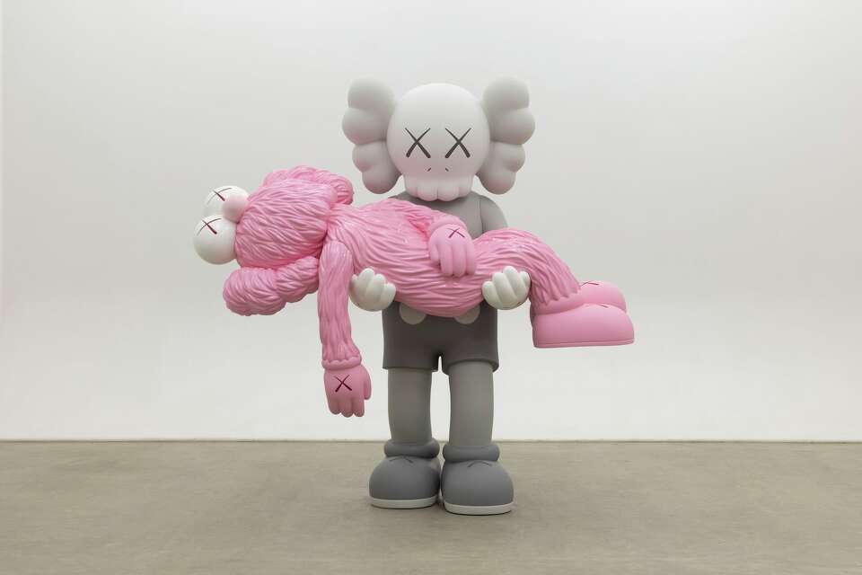 激レア　非売品　世界限定　KAWS クッション　プロモーション　フィギア Have you seen the massive inflatable on top of SFMOMA?