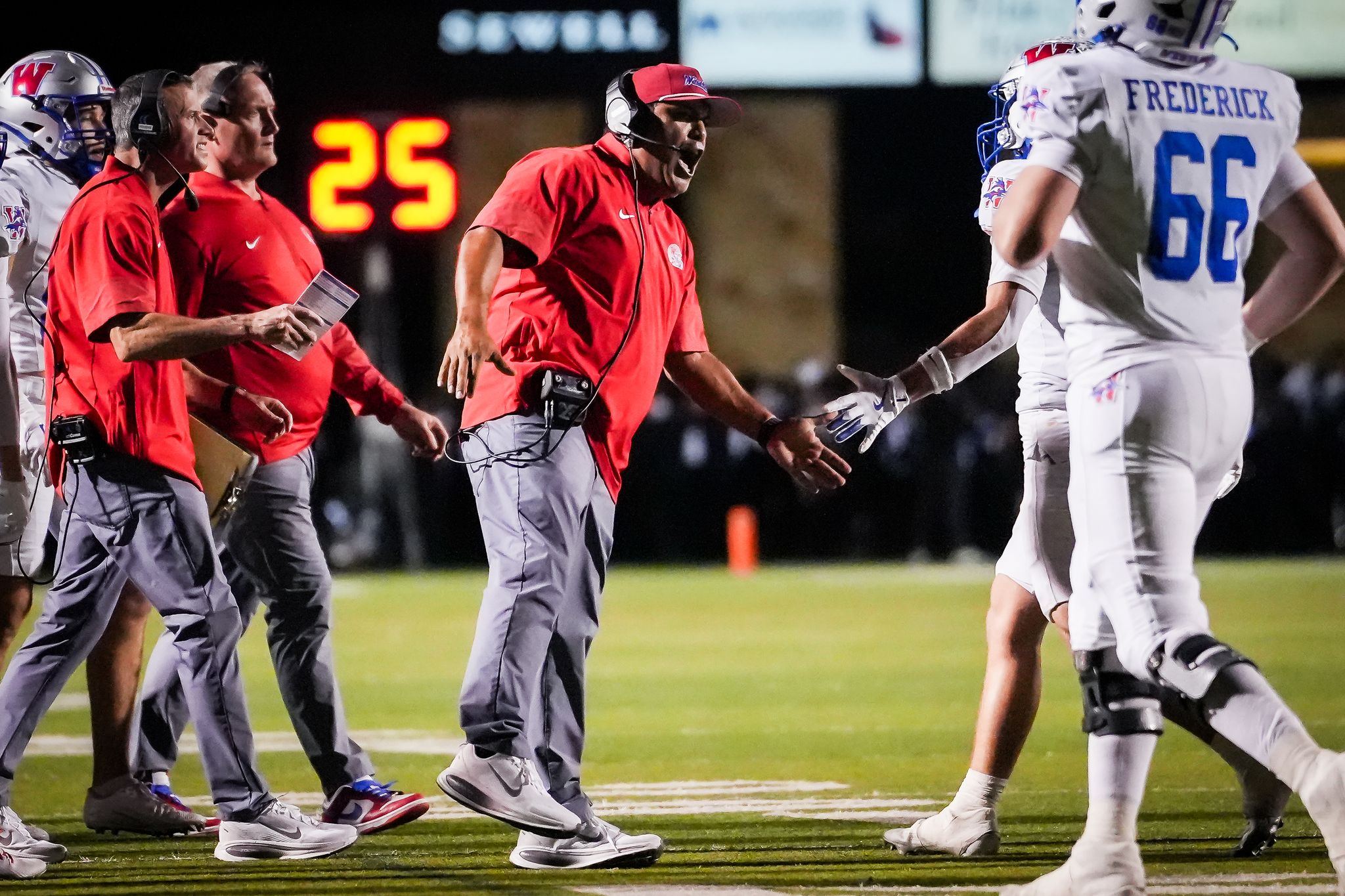 Texas football, Texas A&M recruiting targets star in Inglewood vs Westlake game