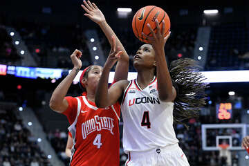 Freshman Blanca Quiñonez impacting UConn women's basketball
