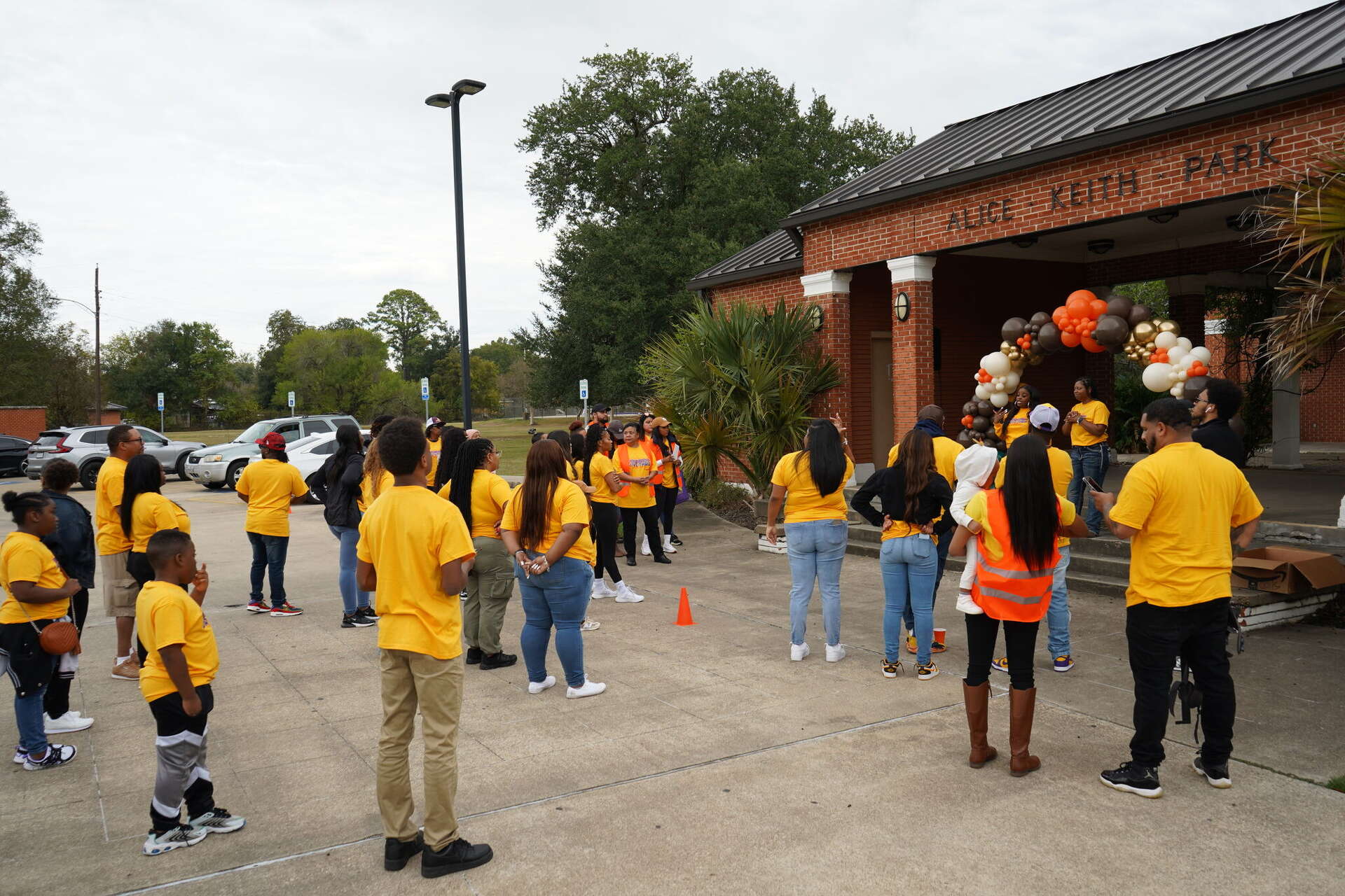 Beaumont Thanksgiving drive-thru to help more than 300 families