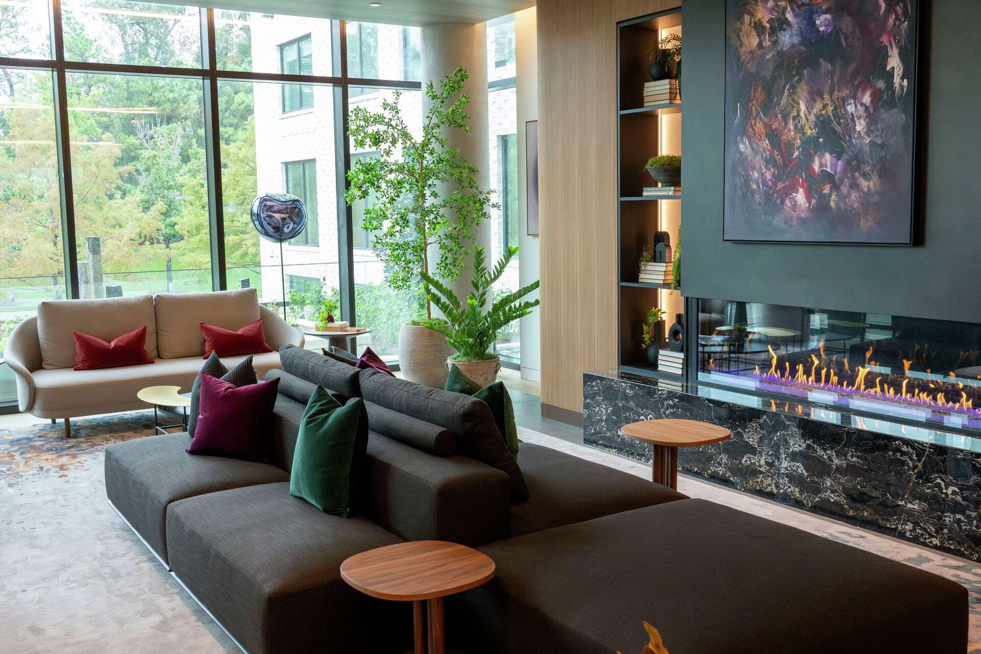 View of Best High-Rise Apartments in Houston for City Views & Luxury Living