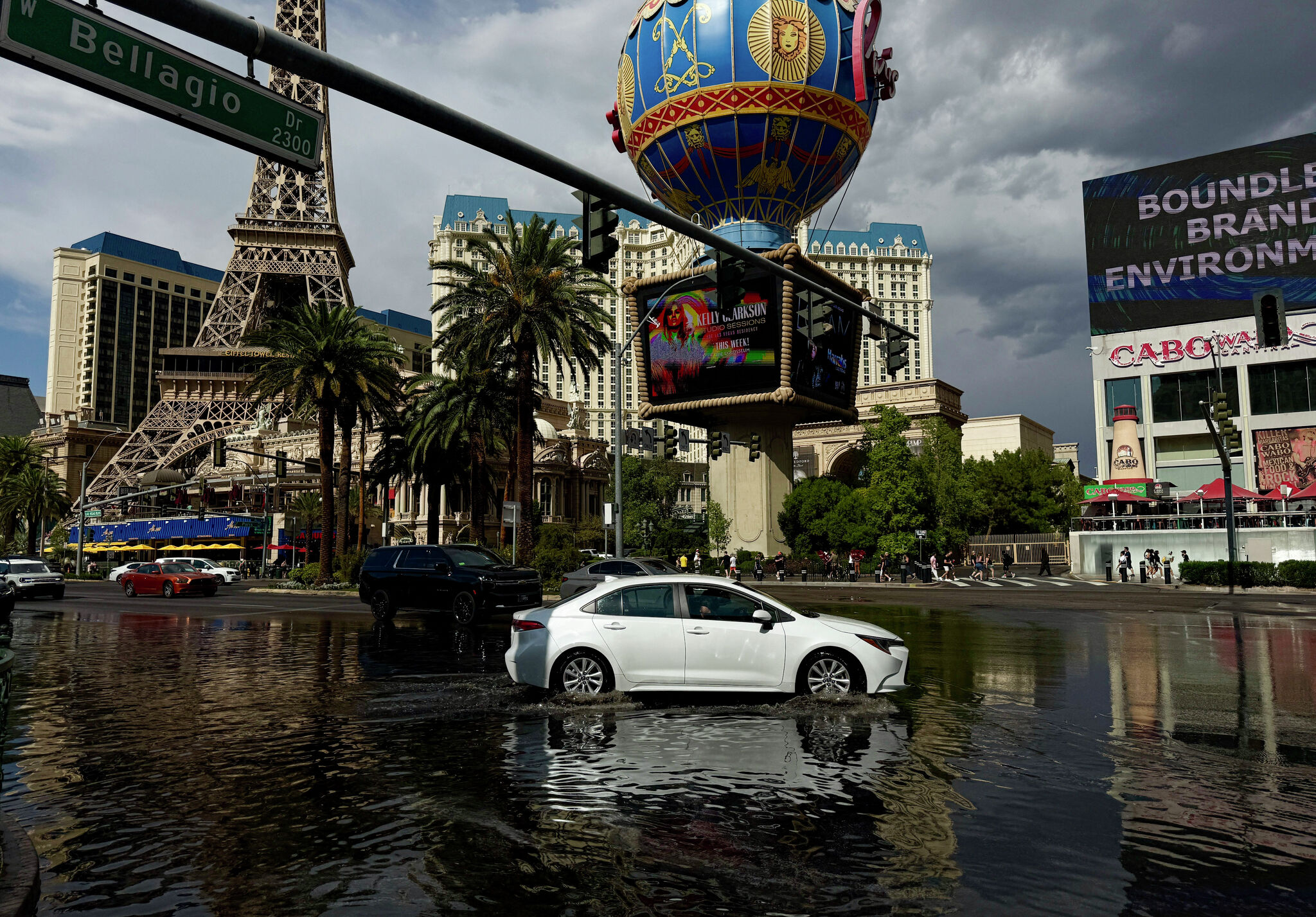 Flood watch issued as Las Vegas' biggest week of the year begins