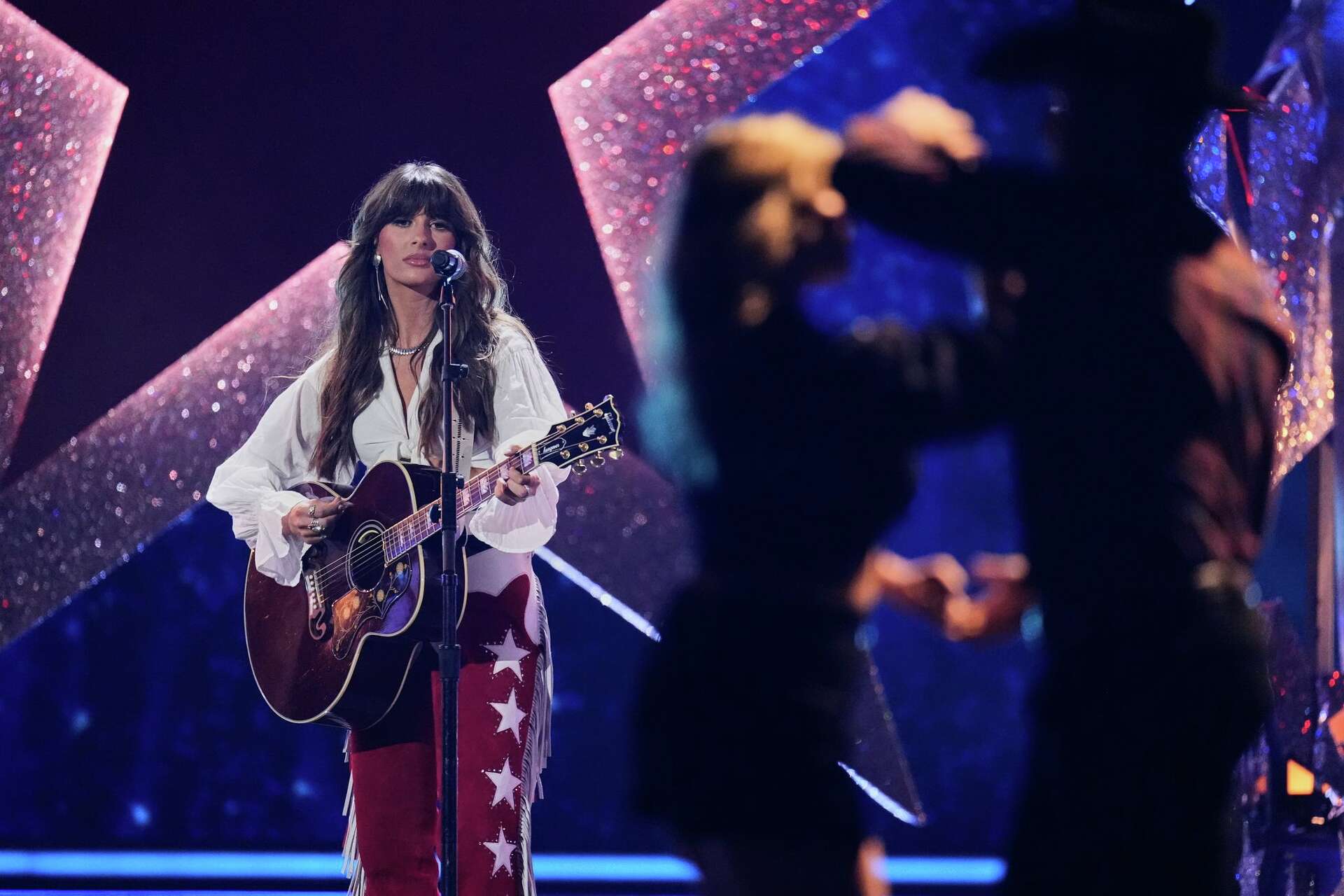 Lainey Wilson wins entertainer of the year at 2025 CMA Awards