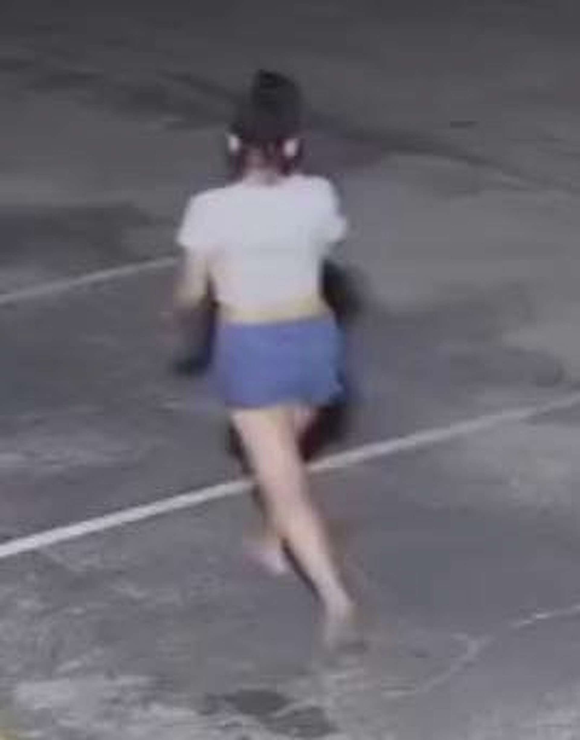 San Antonio police seek person of interest in slaying