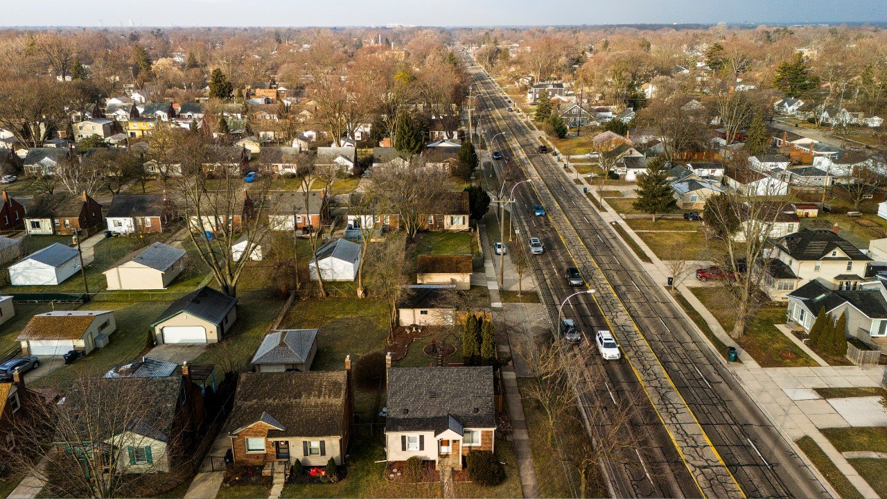 The Old Farmer's Almanac Predicts a Mild and Dry Winter for Most Michigan Homeowners