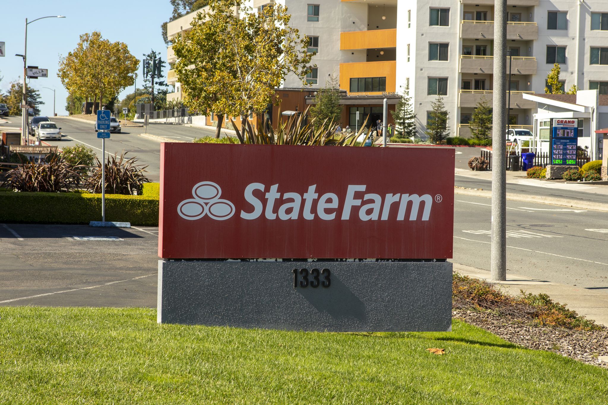 sfchronicle.com - Megan Fan Munce - State Farm seeks rate decrease for California car insurance