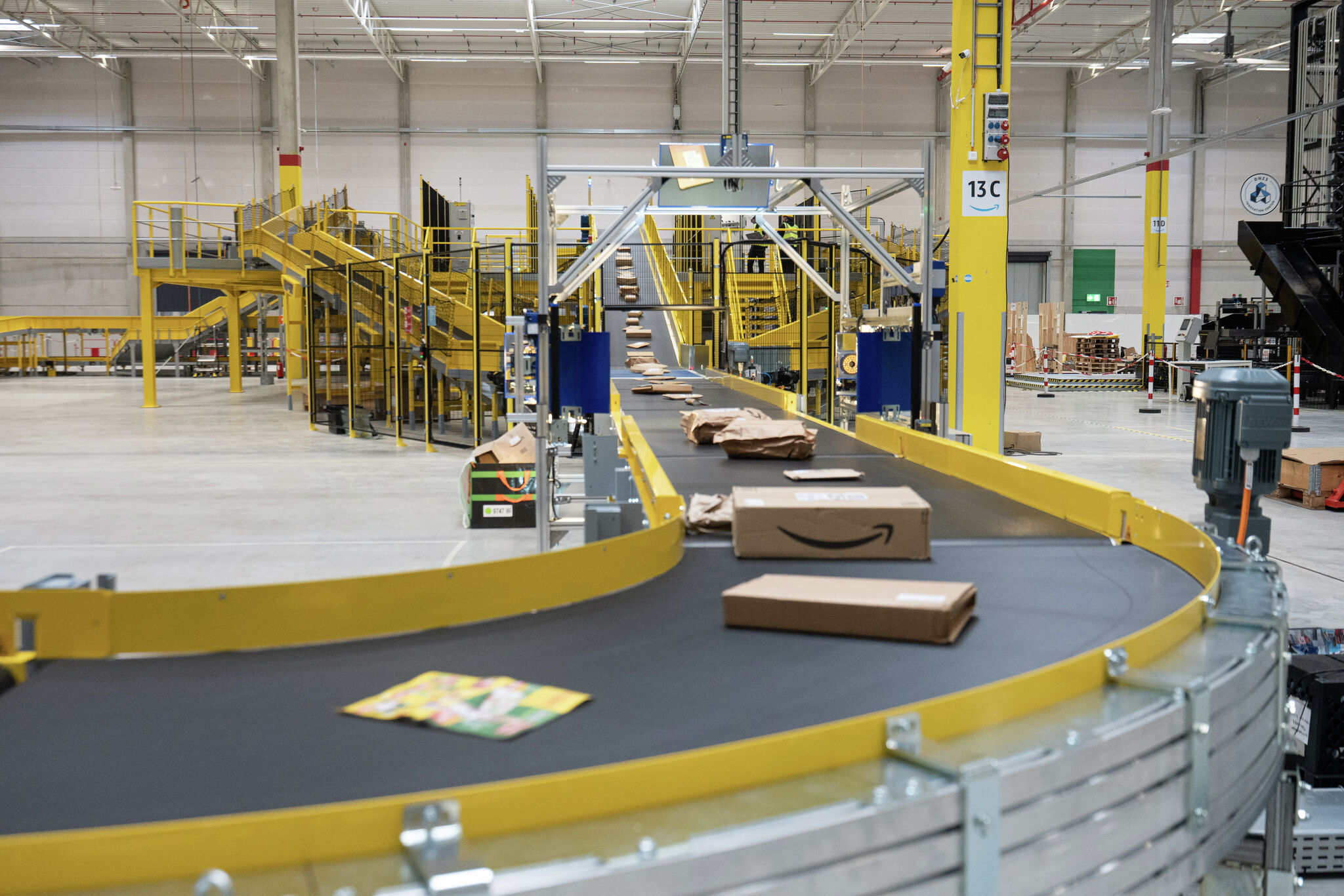 Amazon to build massive 400K square foot hub near Houston