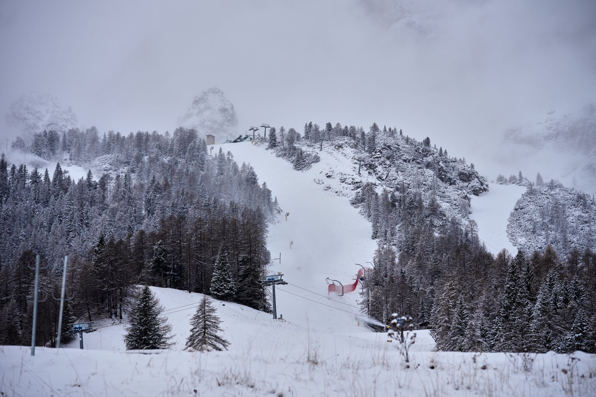 Montañas olímpicas de Milán-Cortina están cubiertas de nieve tras primera  gran tormenta, image size:2048x1365