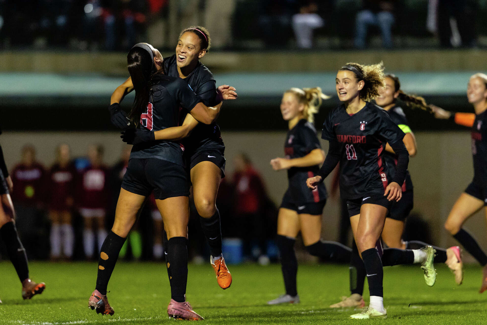 Stanford women's soccer advances to round of 16 in NCAA tourney