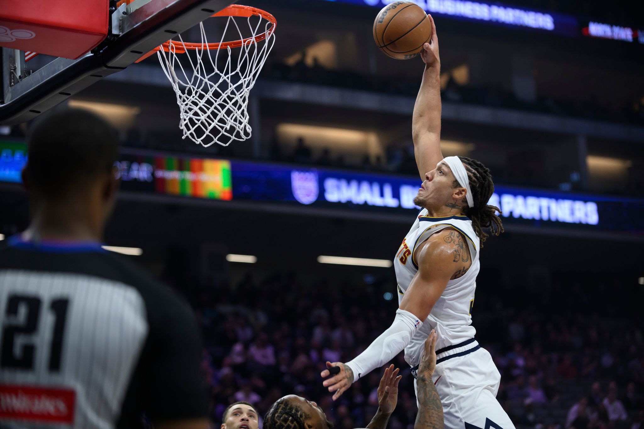Aaron Gordon fuera indefinidamente con los Nuggets por distensión en el ...