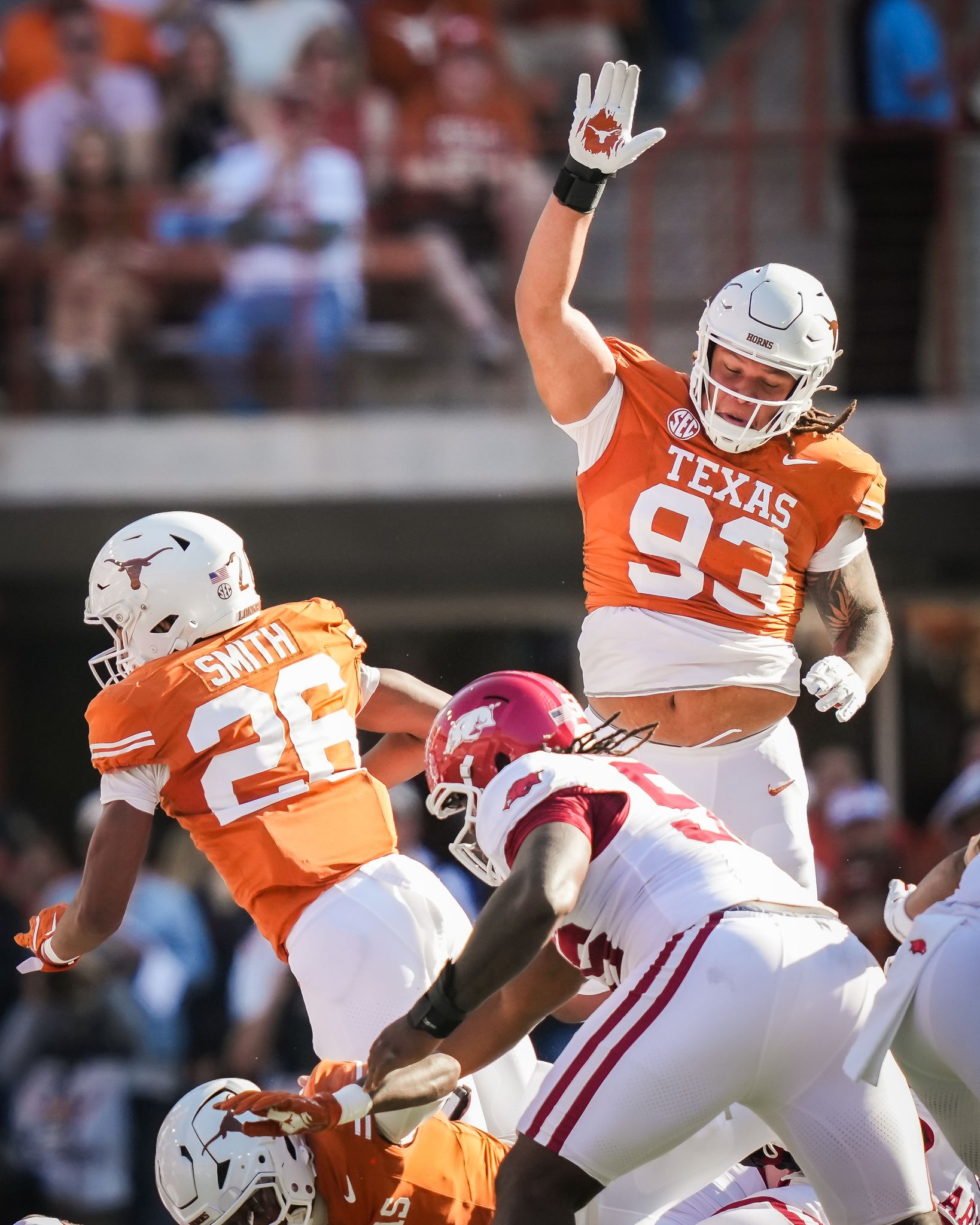 Who brought the energy for Texas' 1st game week practice? DT Hero Kanu, of course | Golden