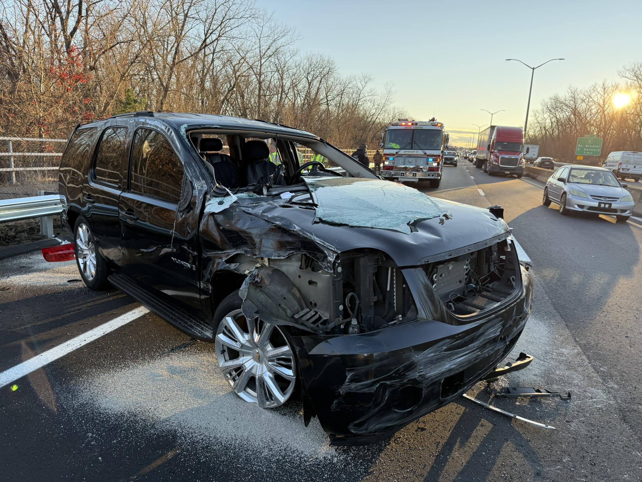 South Windsor rollover crash on I-291 causes injuries Monday: Police