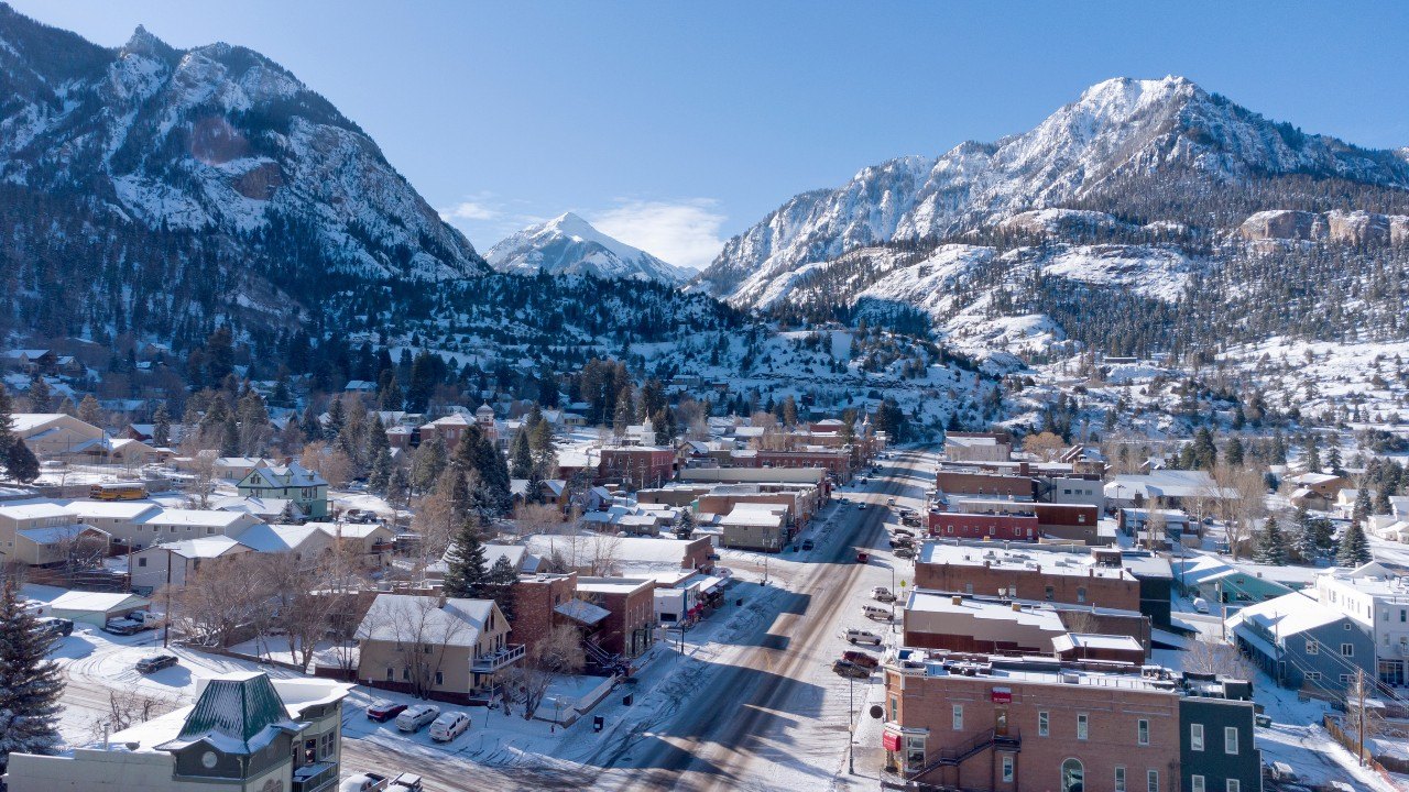 The Old Farmer's Almanac Predicts a Mild and Moist Winter for Most Colorado Homeowners