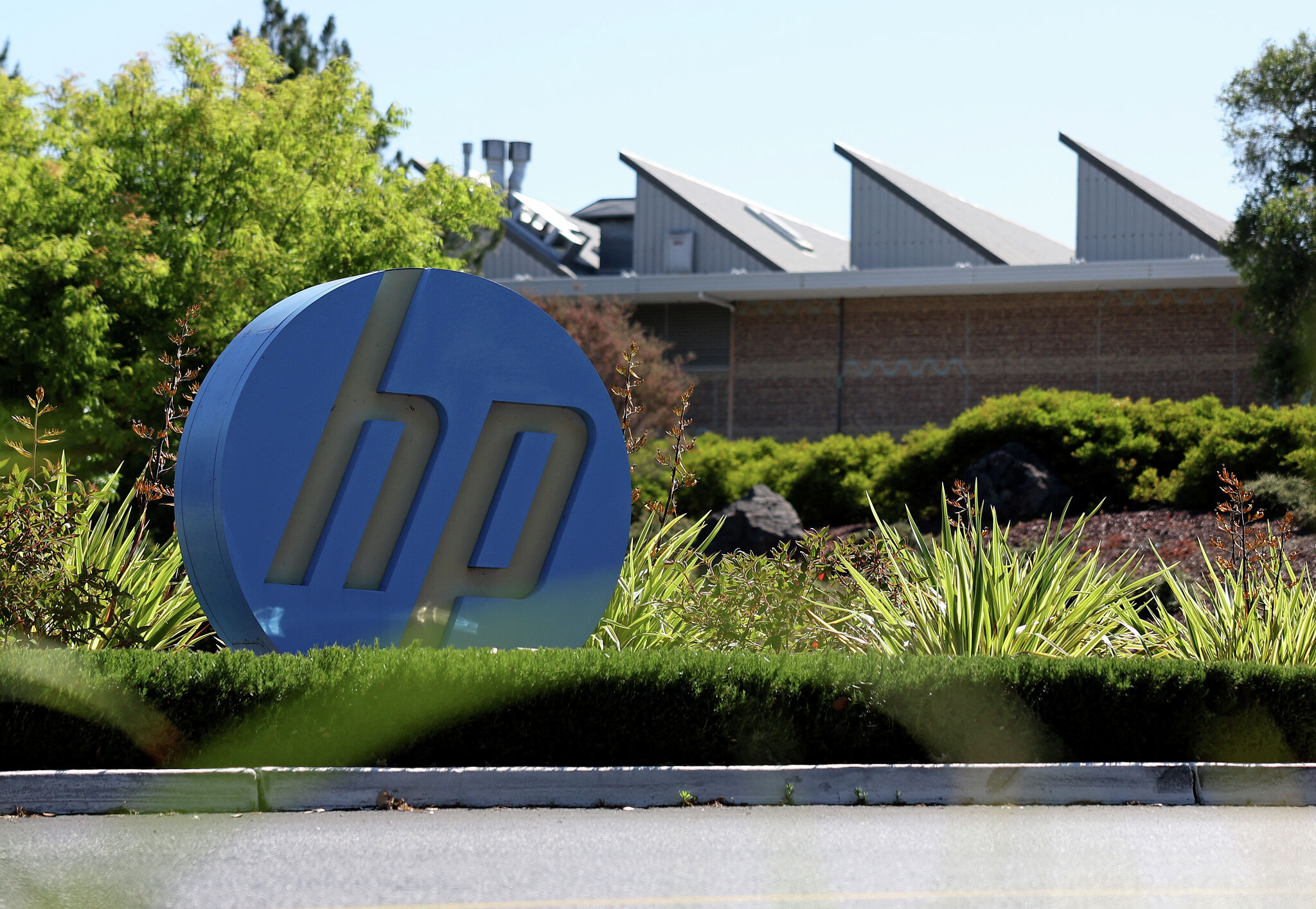 Bay Area tech giant HP to slash thousands of jobs