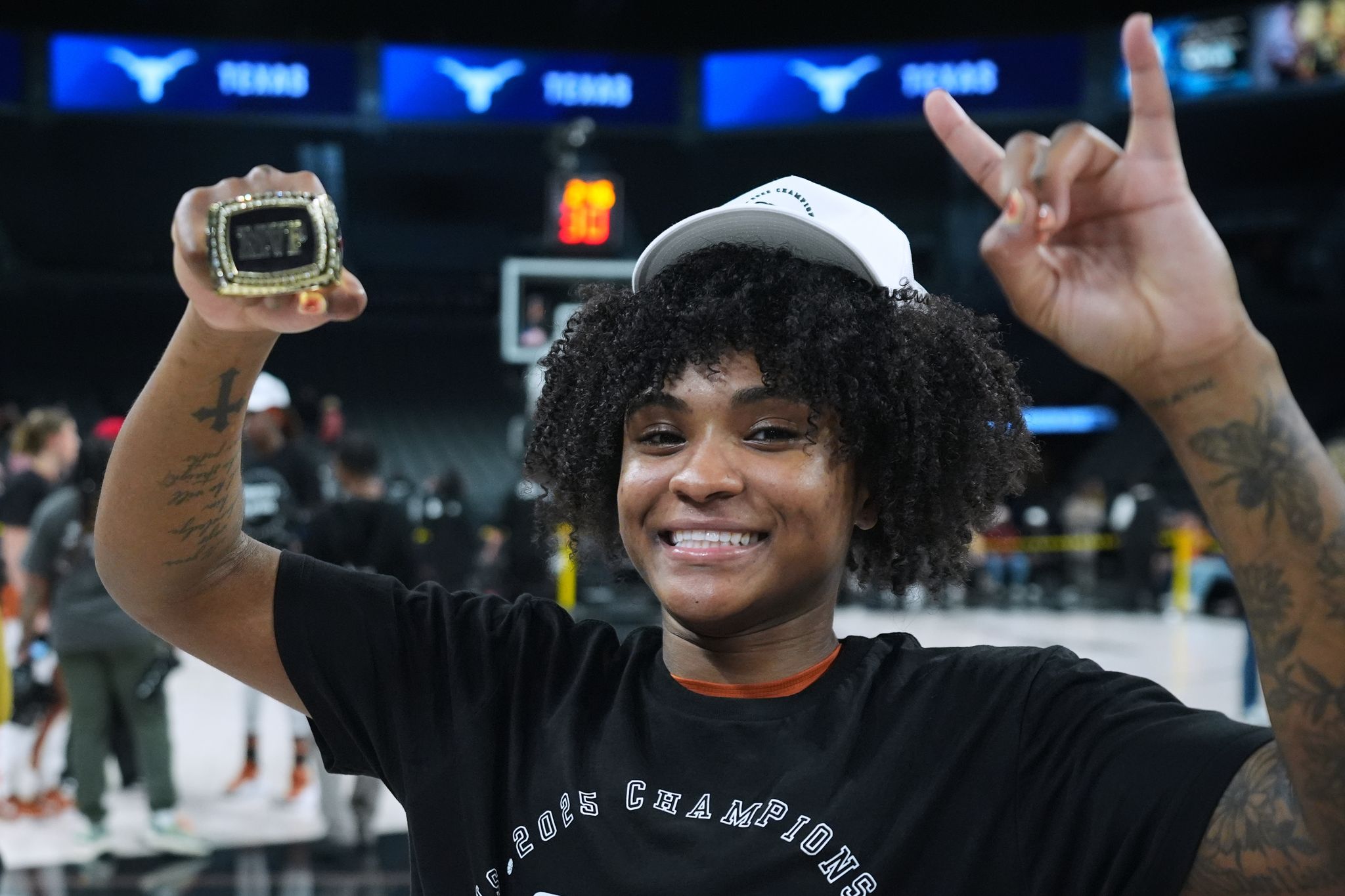 Harmon's last-second basket lifts No. 4 Texas women over No. 2 South ...
