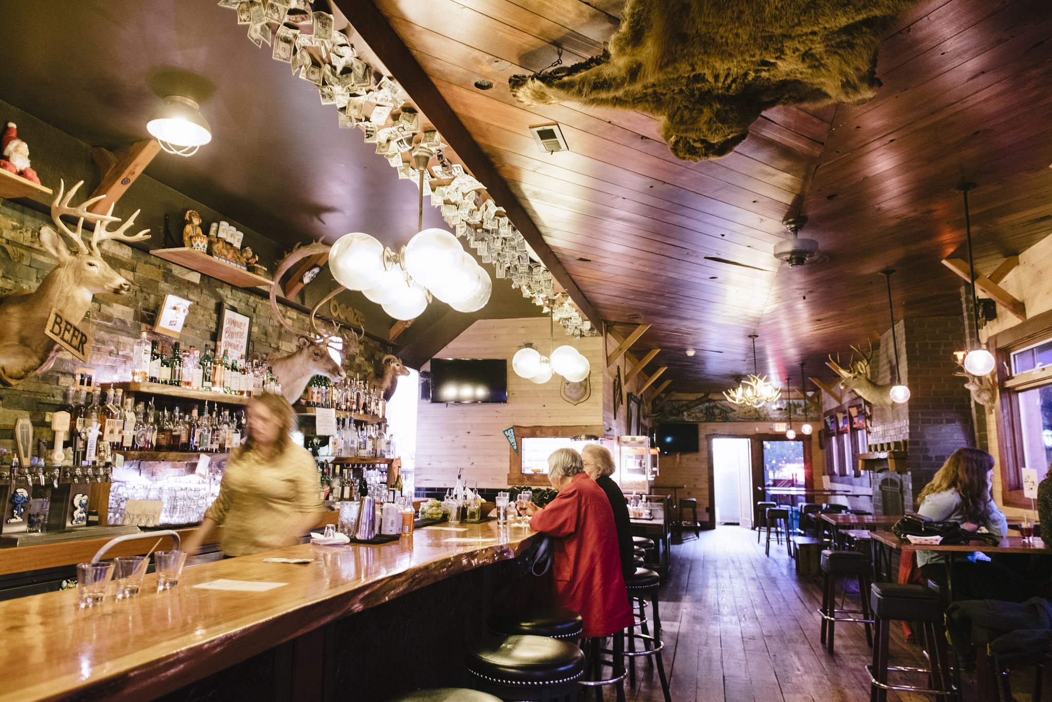 sfchronicle.com - Brooke Park - Another beloved Oakland bar is closing. Here's when