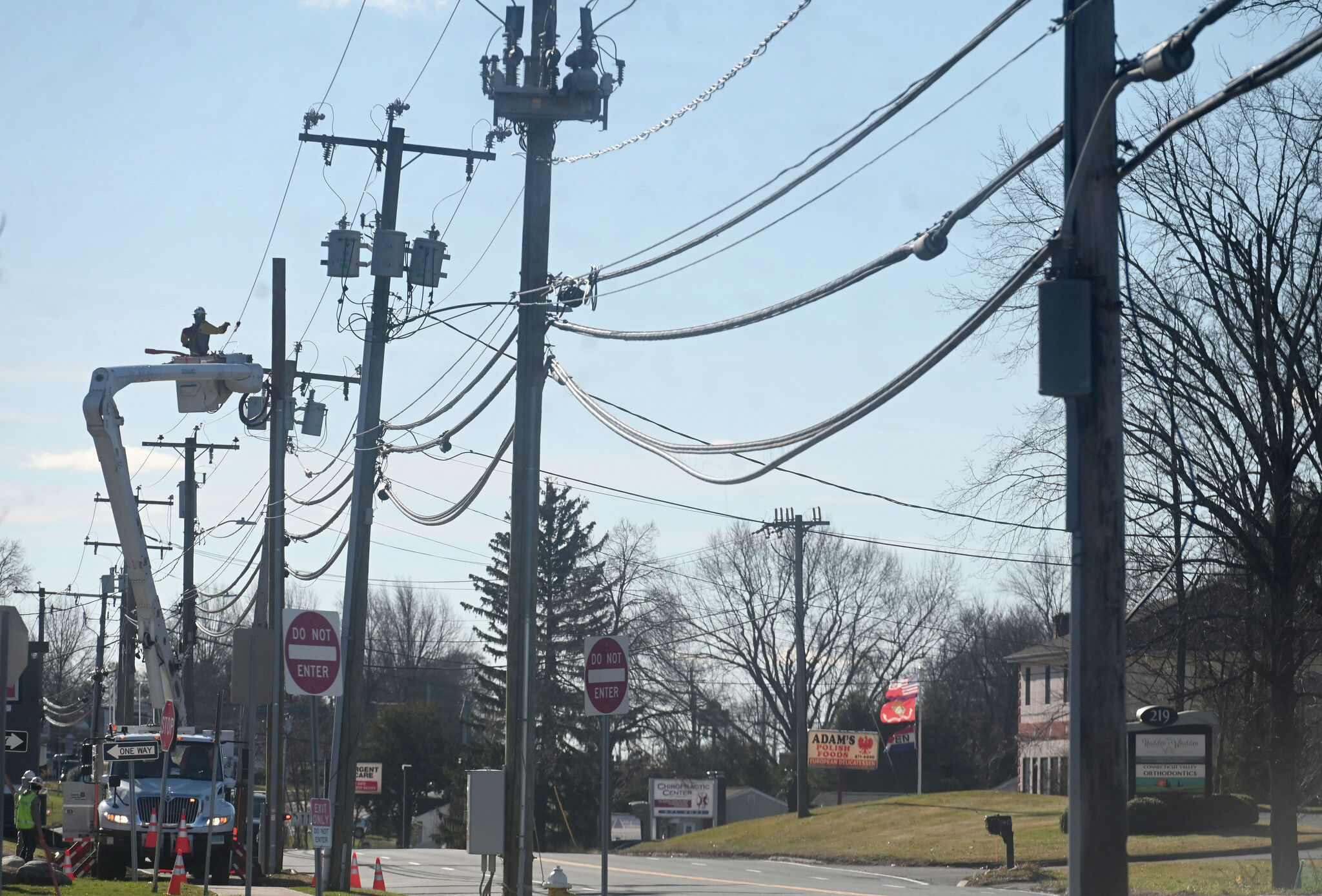 Hundreds of Connecticut residents see power restored Sunday night, Eversource says